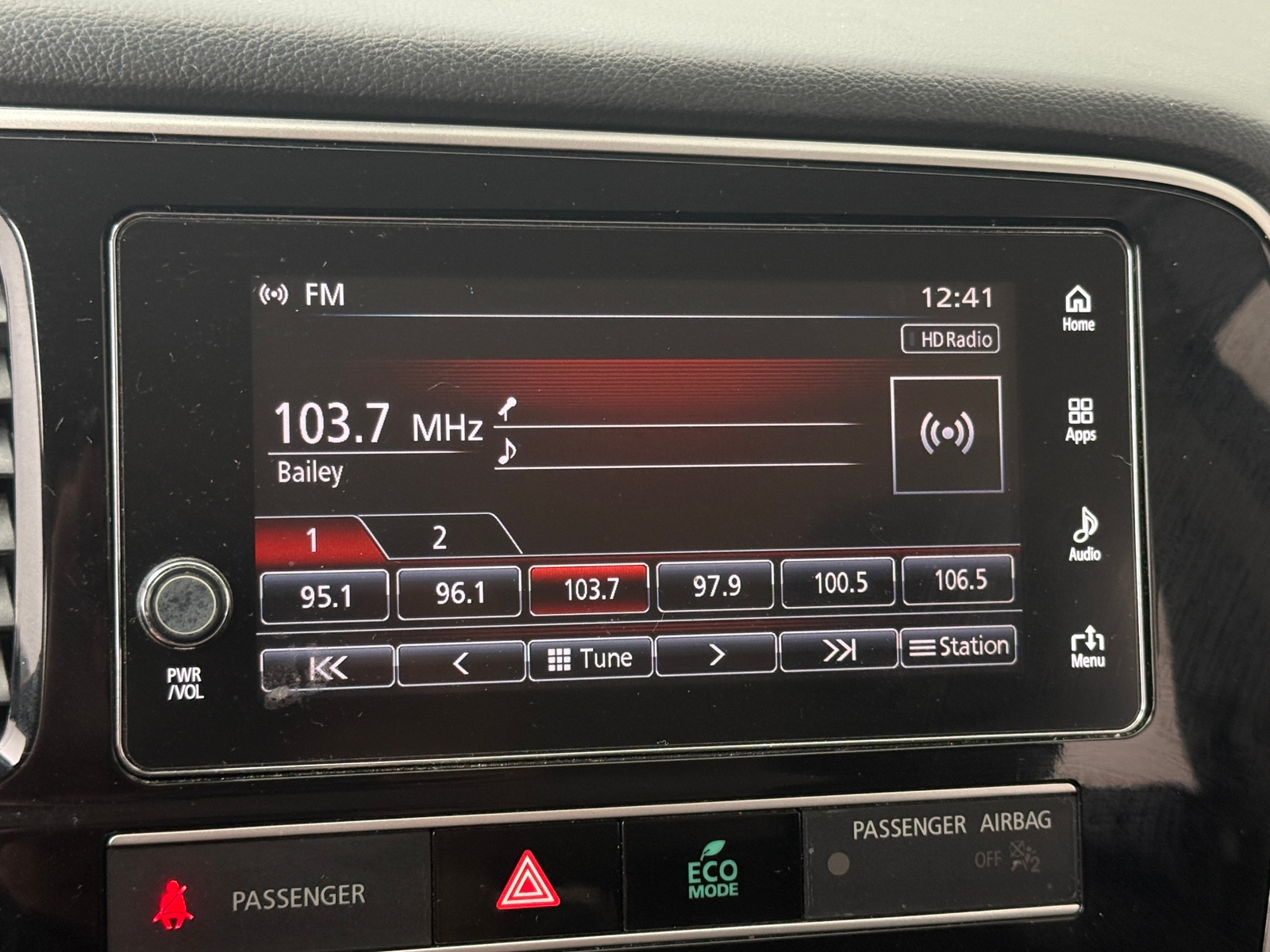 Thumbnail: 2019 Mitsubishi Outlander - 4