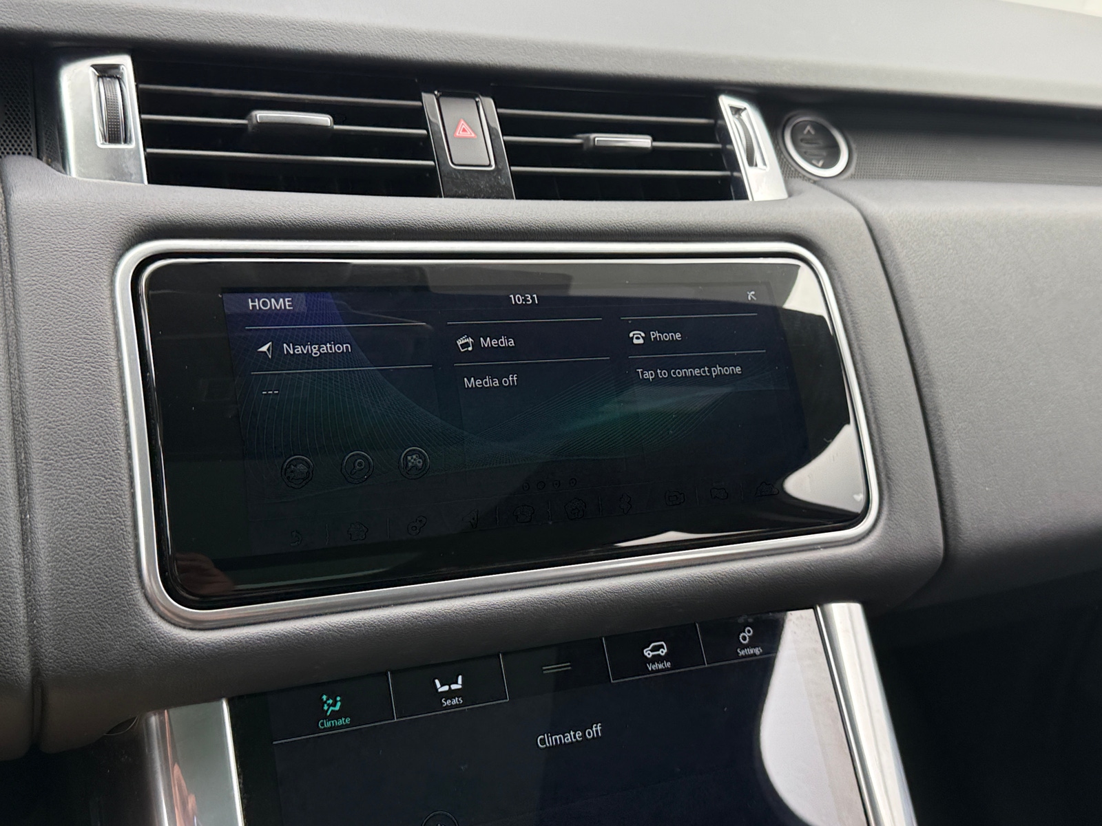 Thumbnail: 2020 Land Rover Range Rover Sport - 3