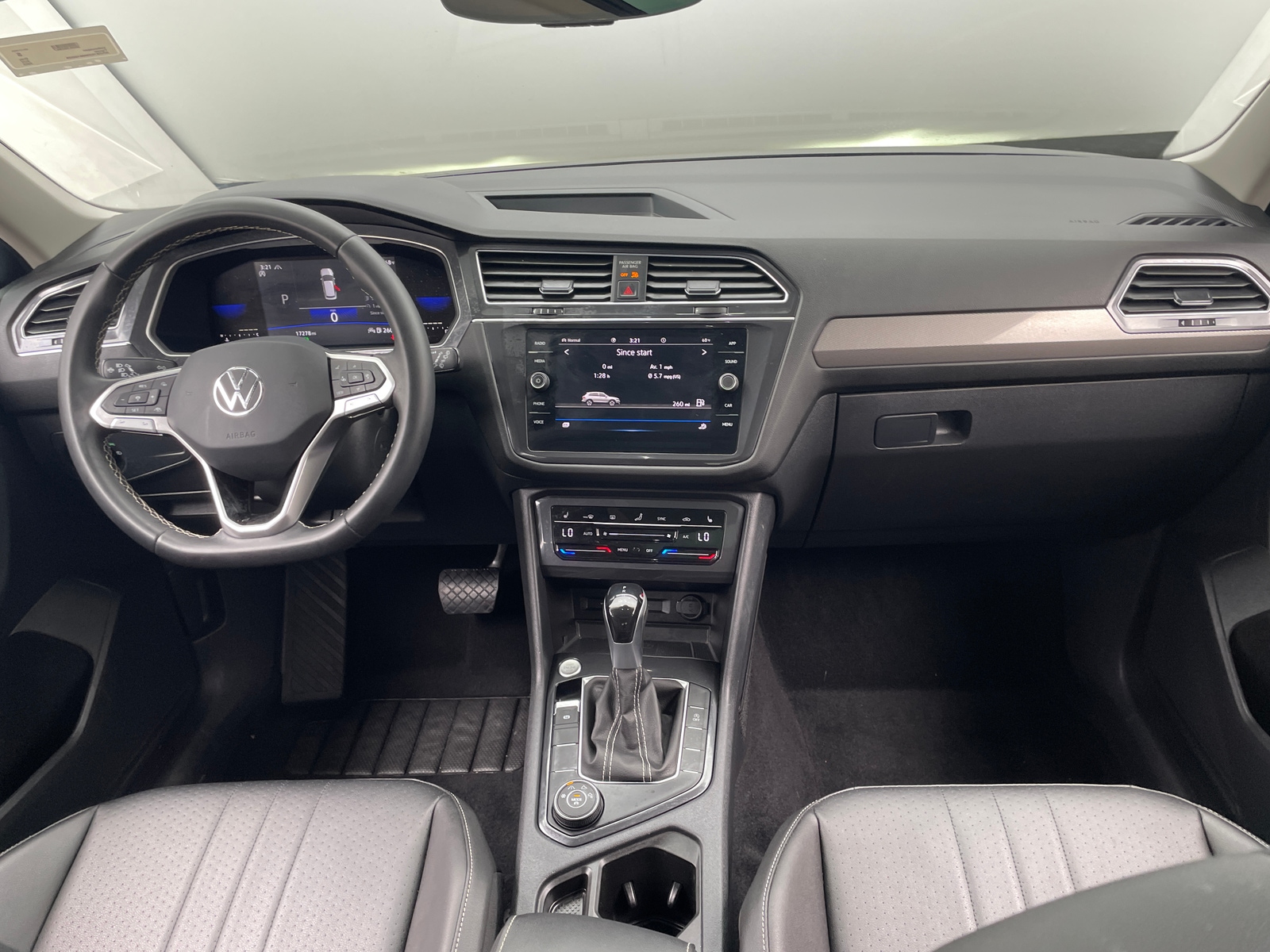 Thumbnail: 2022 Volkswagen Tiguan - 2