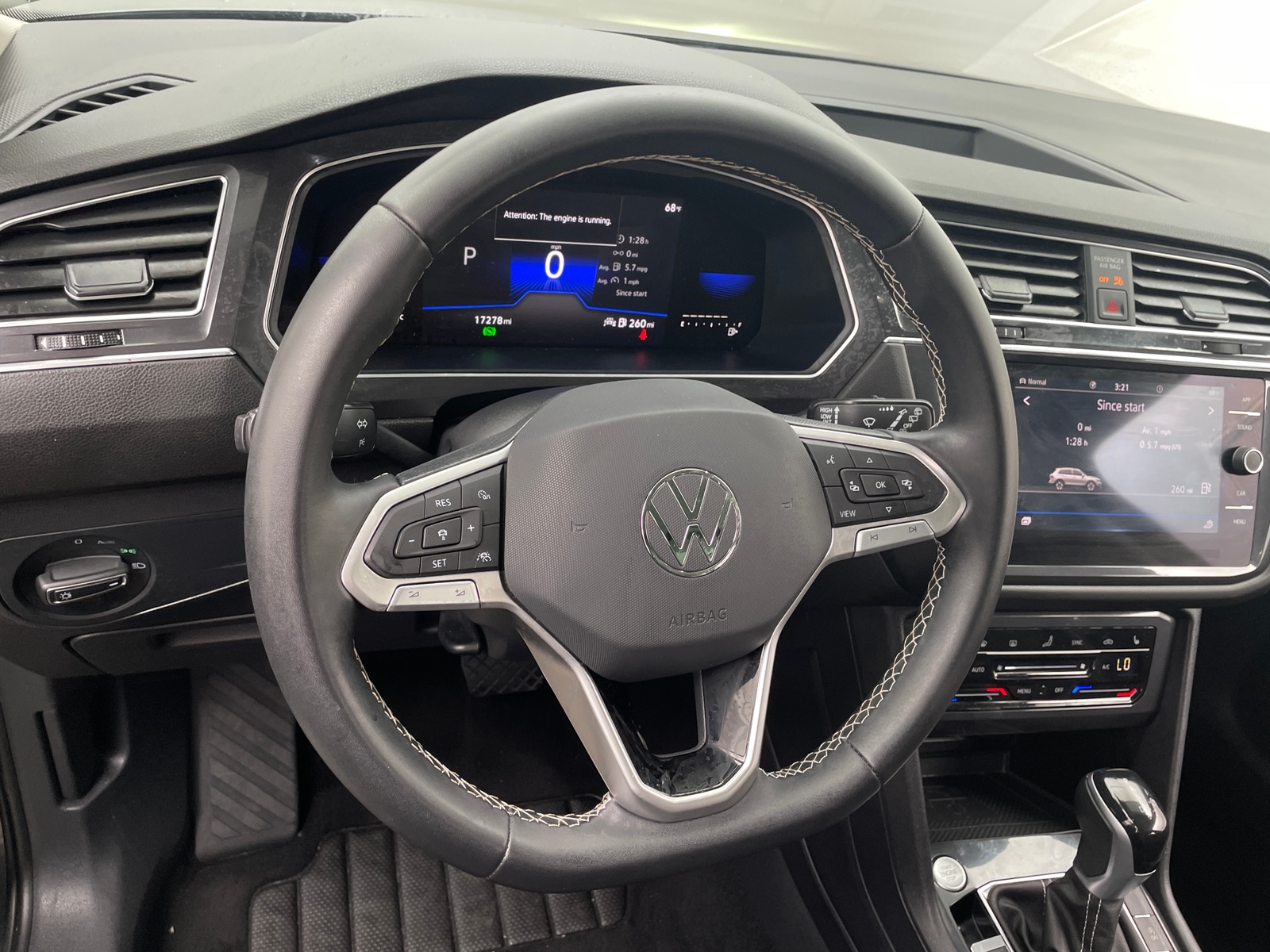 Thumbnail: 2022 Volkswagen Tiguan - 4