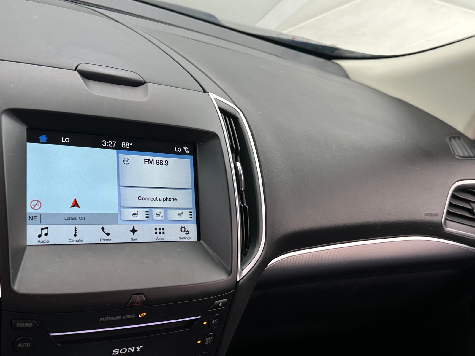 Thumbnail: 2017 Ford Edge - 3