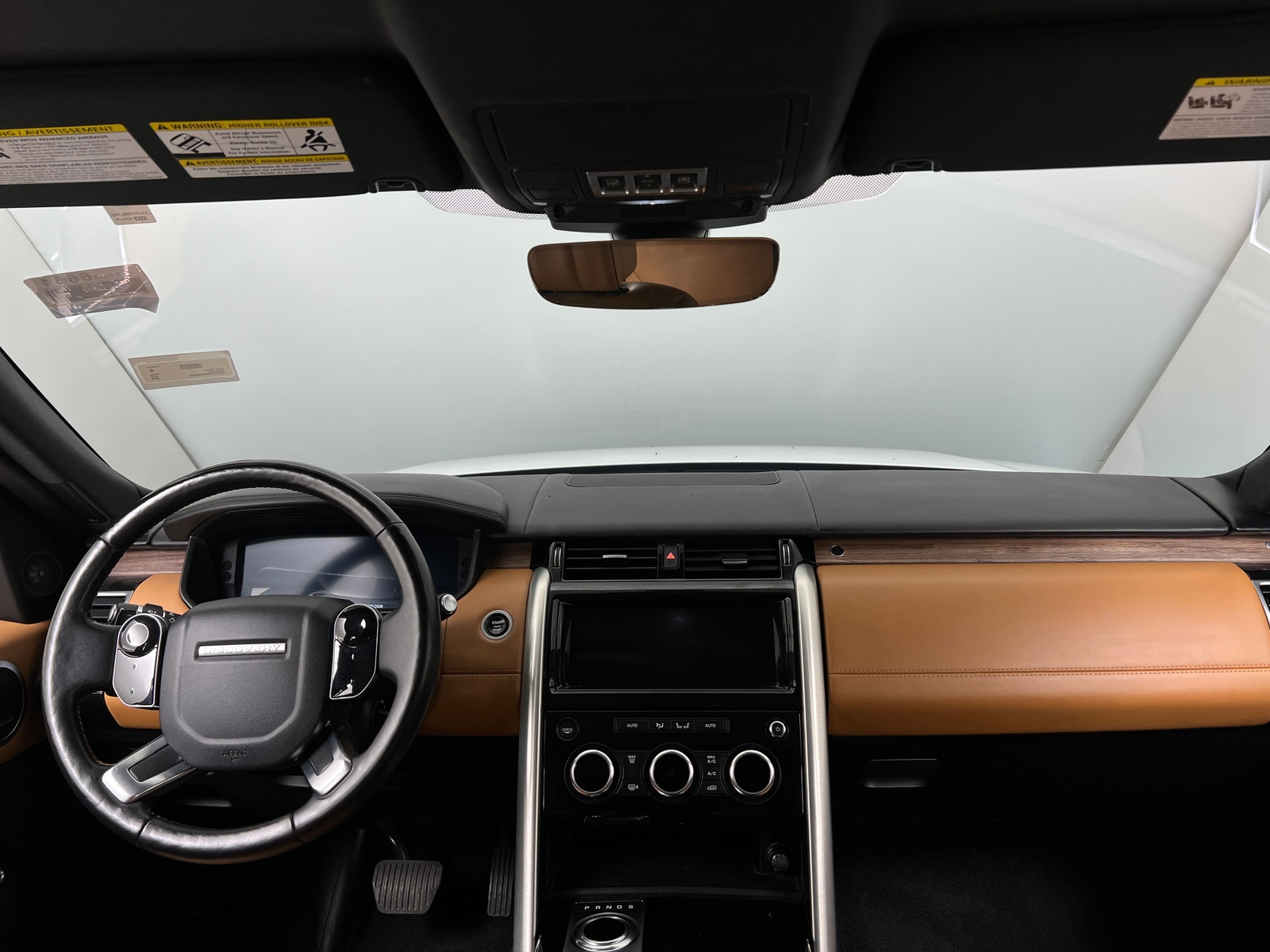 Thumbnail: 2019 Land Rover Discovery - 3