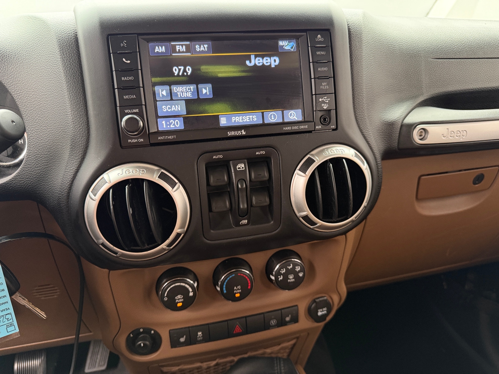 Thumbnail: 2016 Jeep Wrangler - 3
