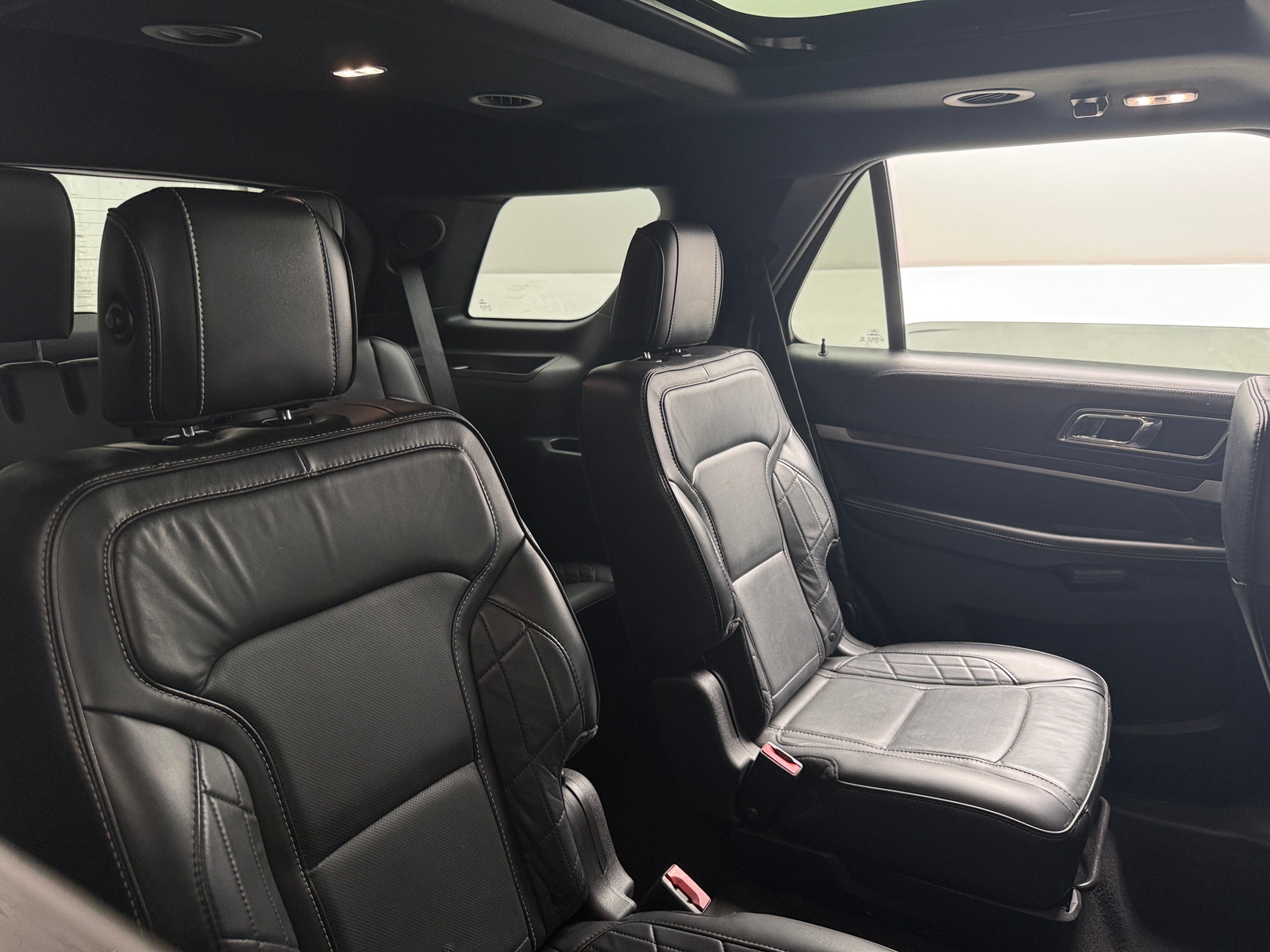 Thumbnail: 2019 Ford Explorer - 5