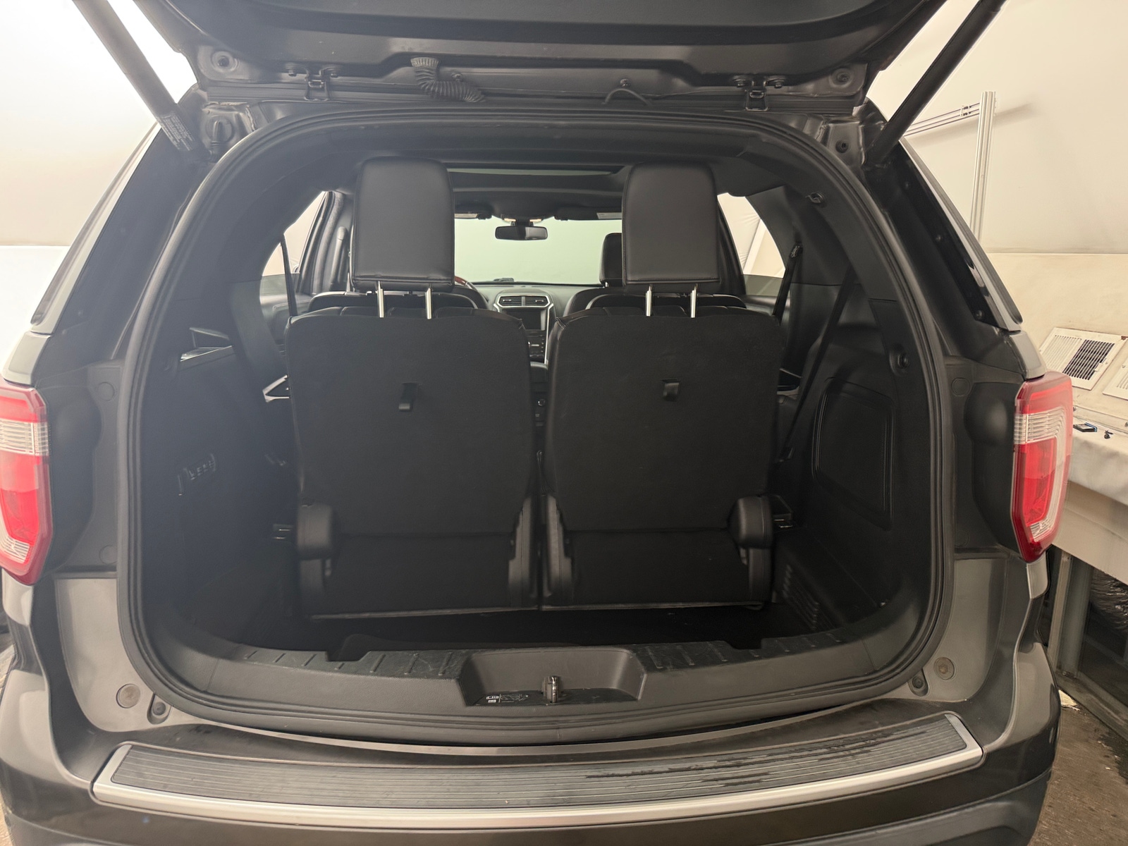 Thumbnail: 2019 Ford Explorer - 6