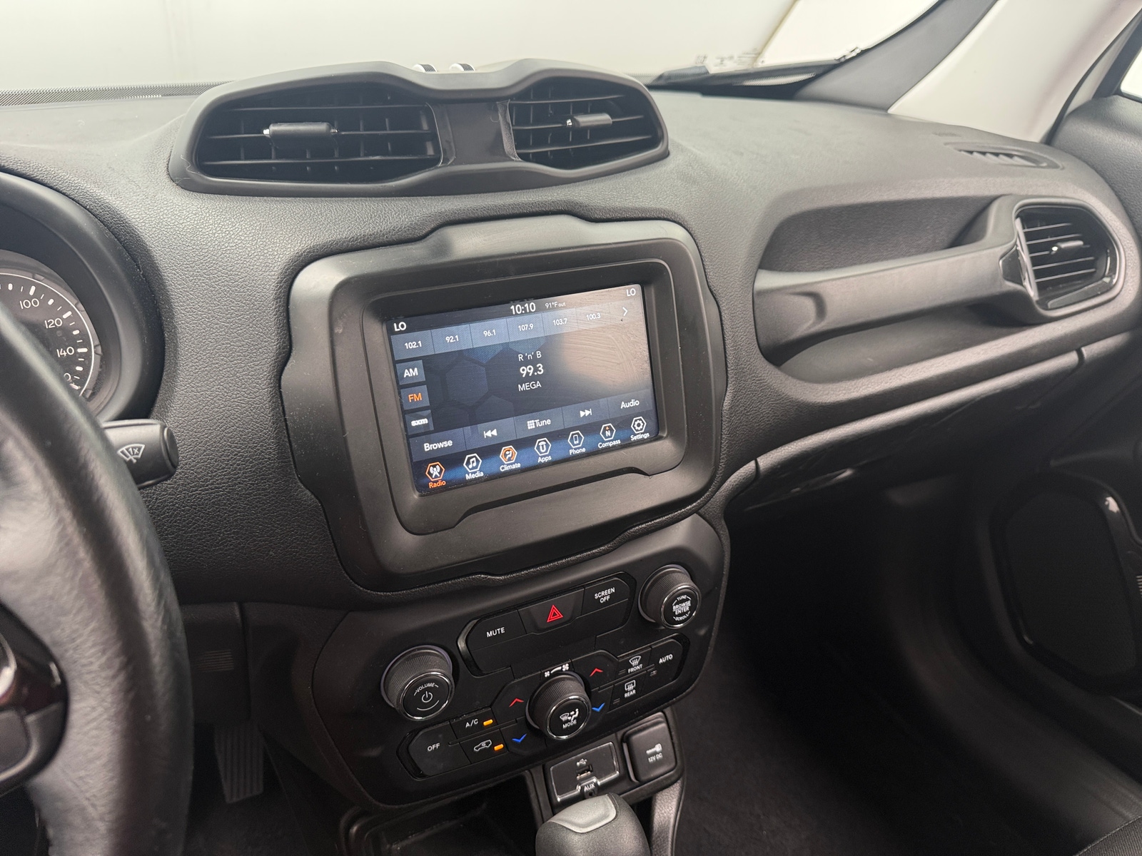 Thumbnail: 2018 Jeep Renegade - 4