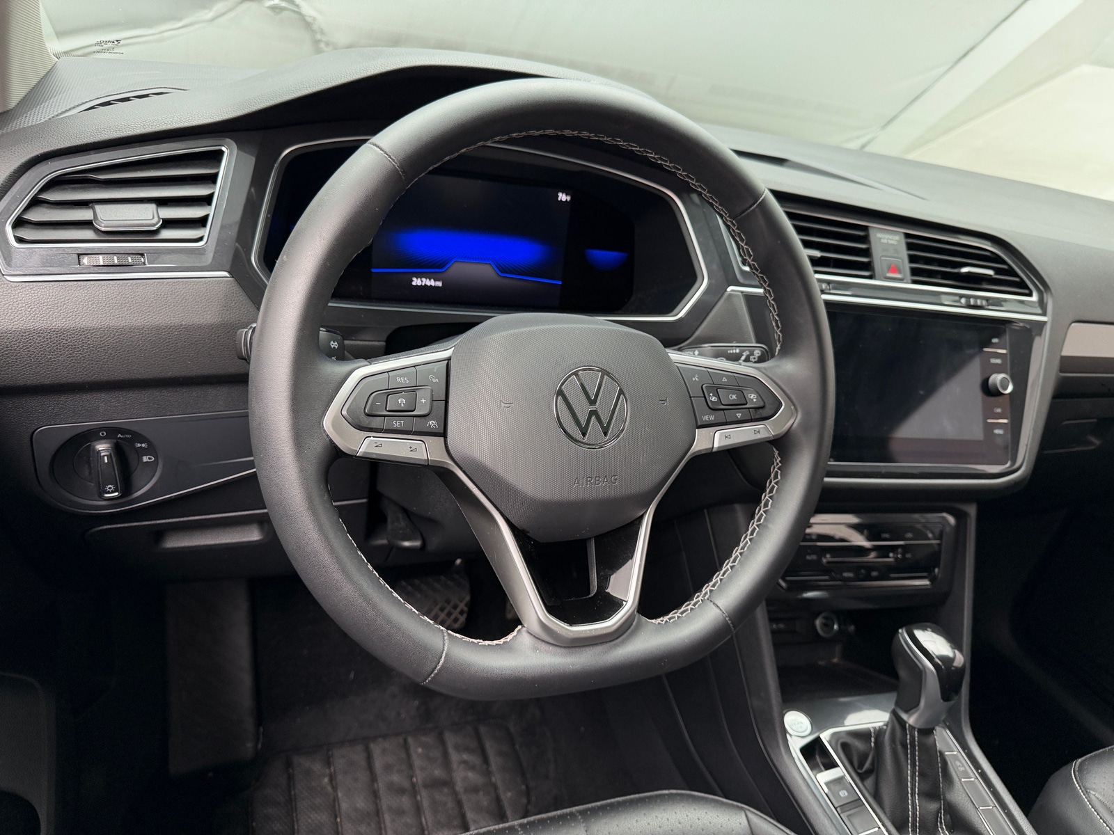 Thumbnail: 2022 Volkswagen Tiguan - 4