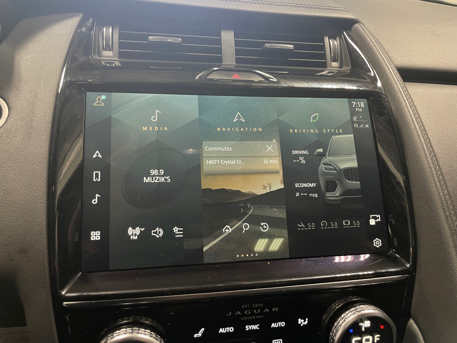 Thumbnail: 2021 Jaguar E-Pace - 3