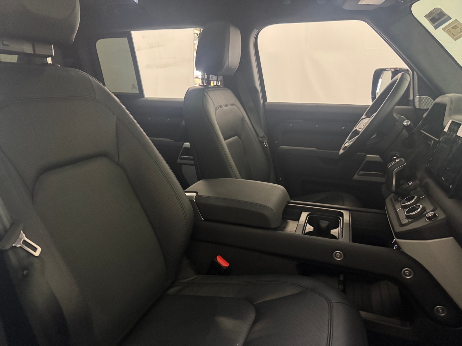 Thumbnail: 2024 Land Rover Defender - 2