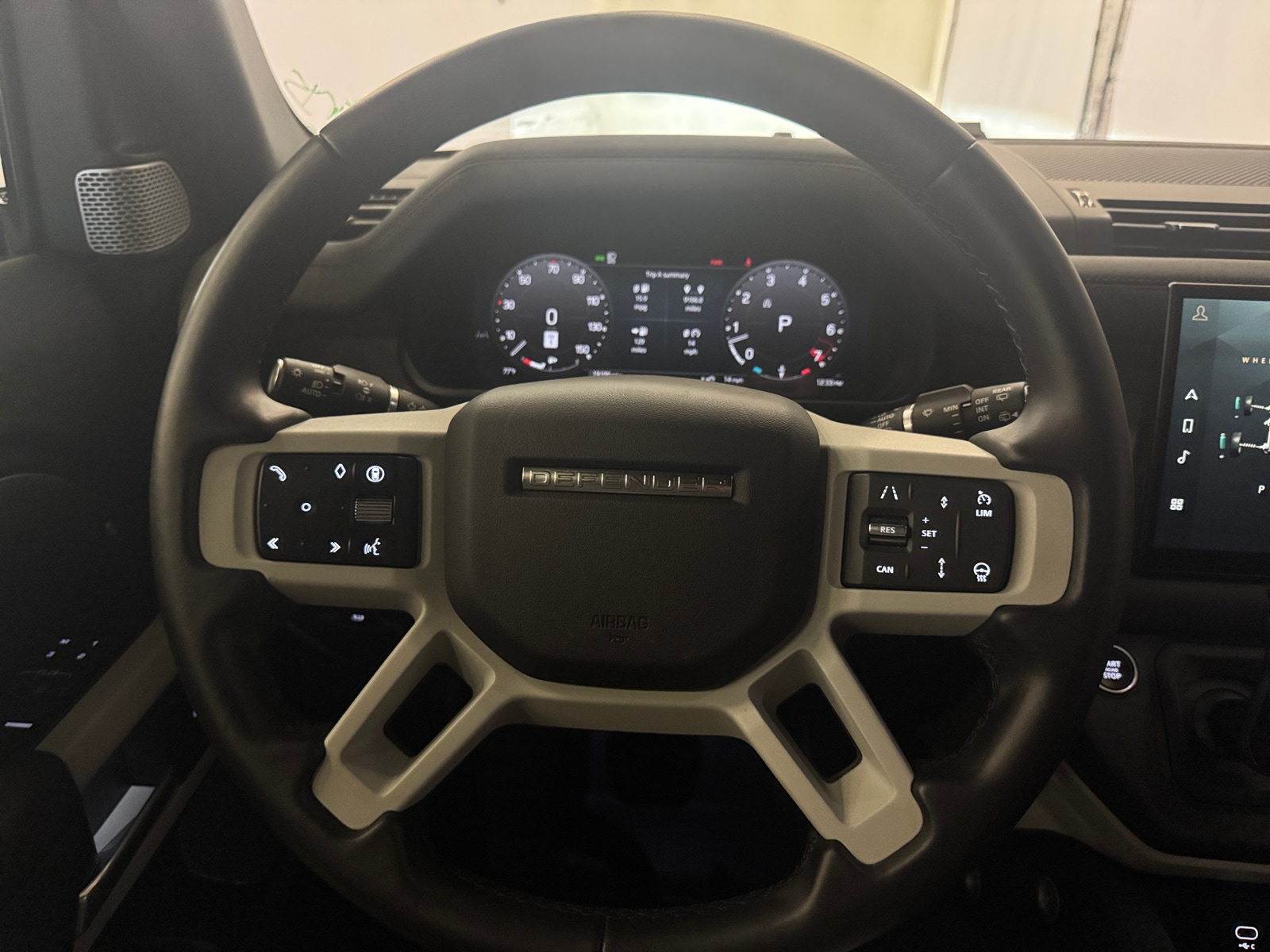 Thumbnail: 2024 Land Rover Defender - 5