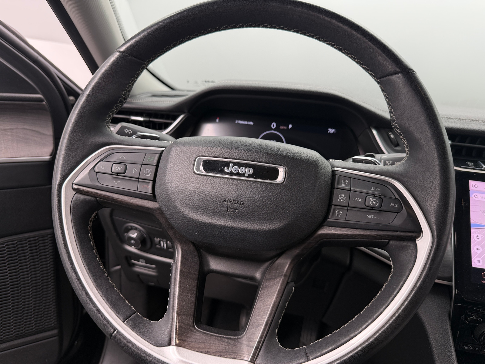 Thumbnail: 2023 Jeep Grand Cherokee L - 4