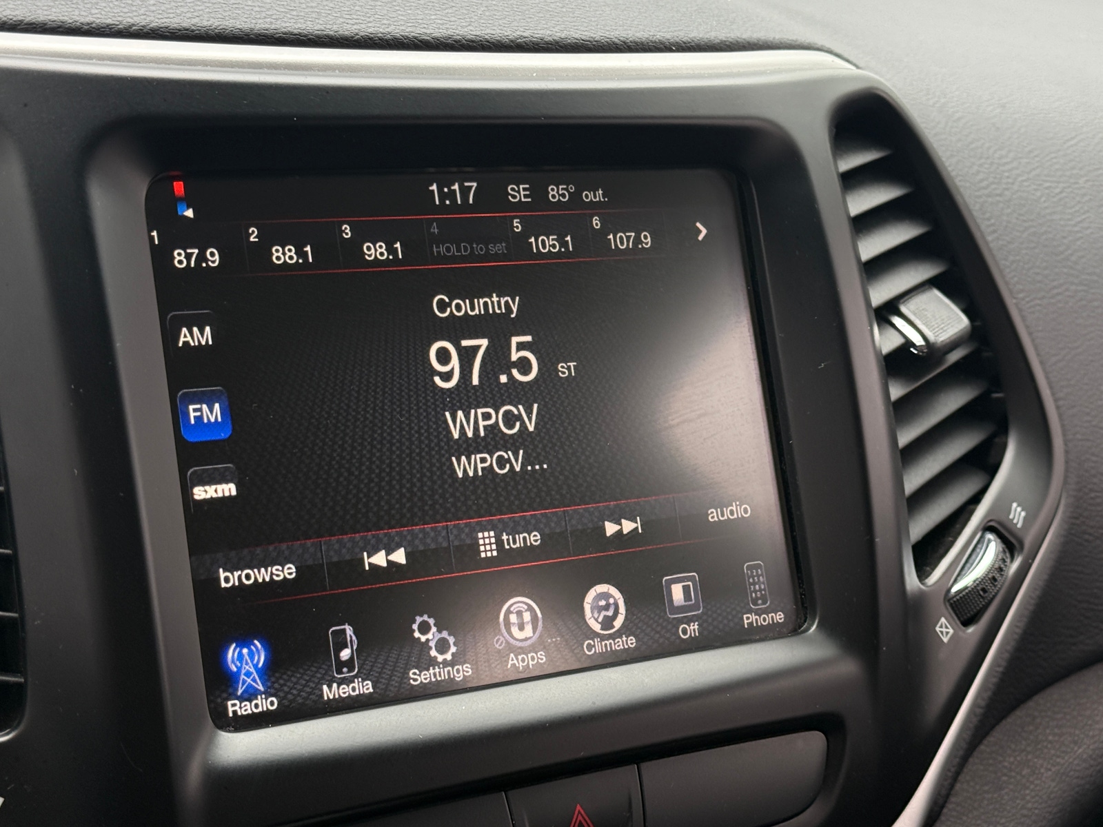 Thumbnail: 2018 Jeep Cherokee - 4