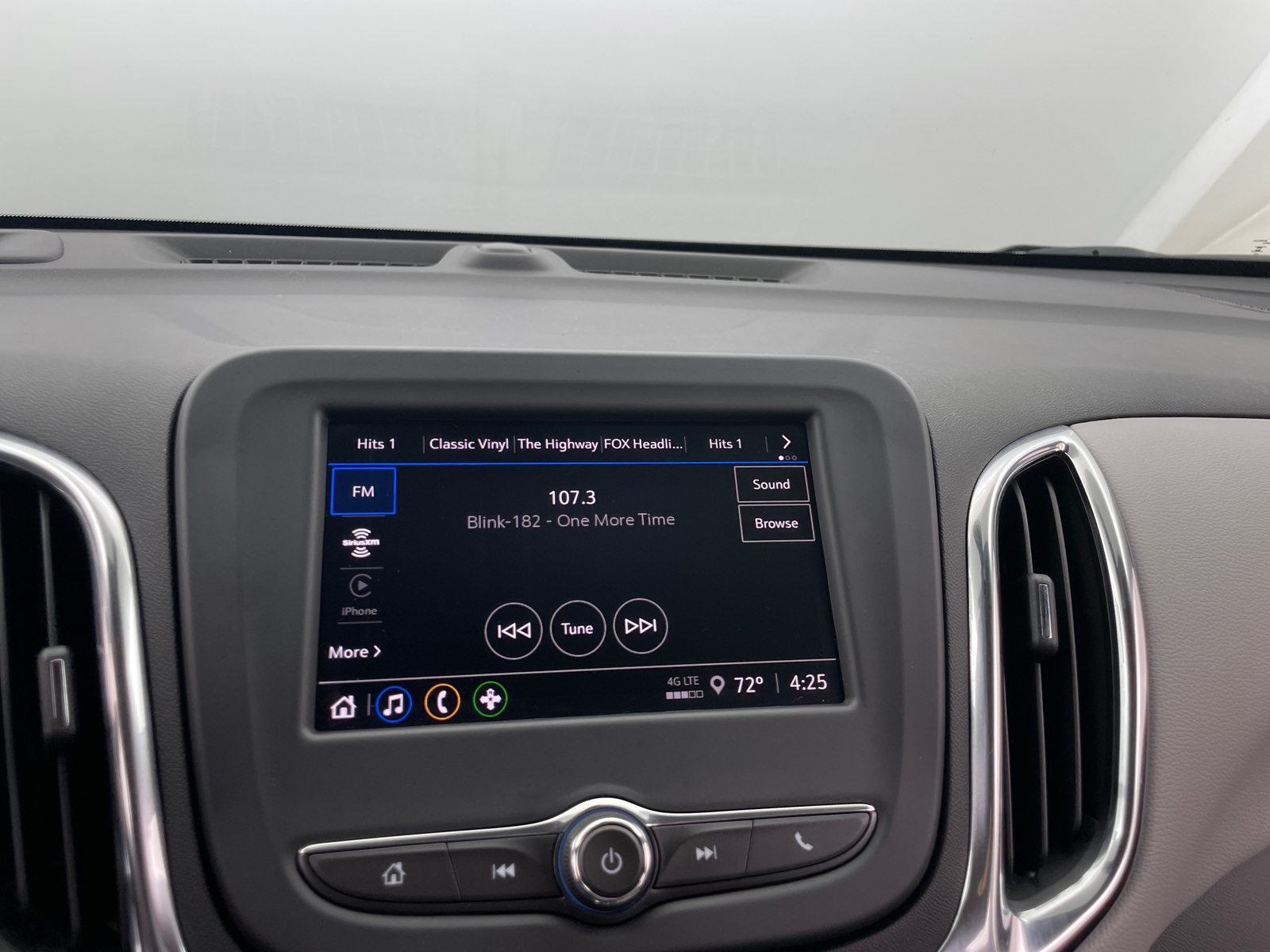 Thumbnail: 2024 Chevrolet Equinox - 4