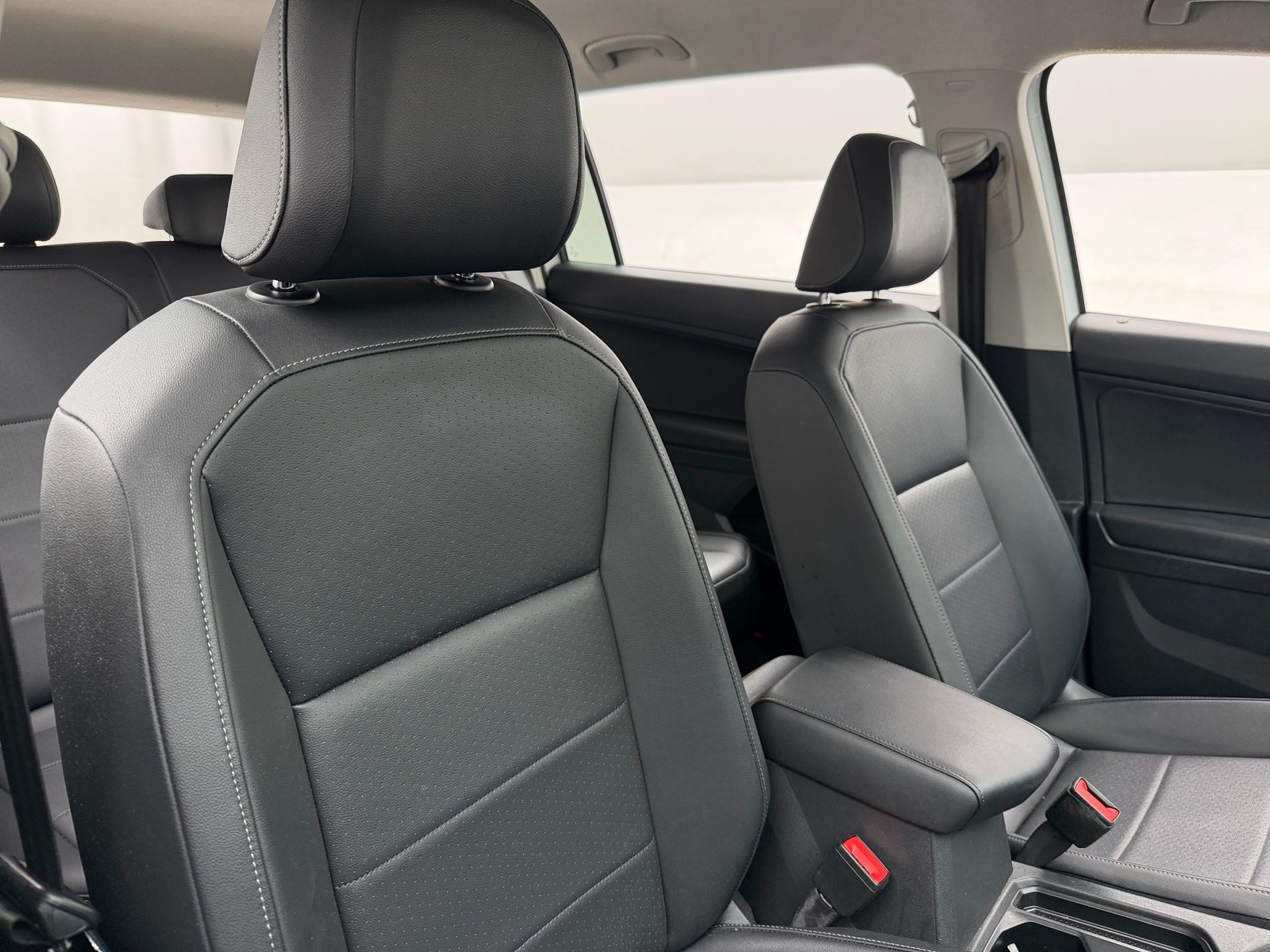 Thumbnail: 2019 Volkswagen Tiguan - 2