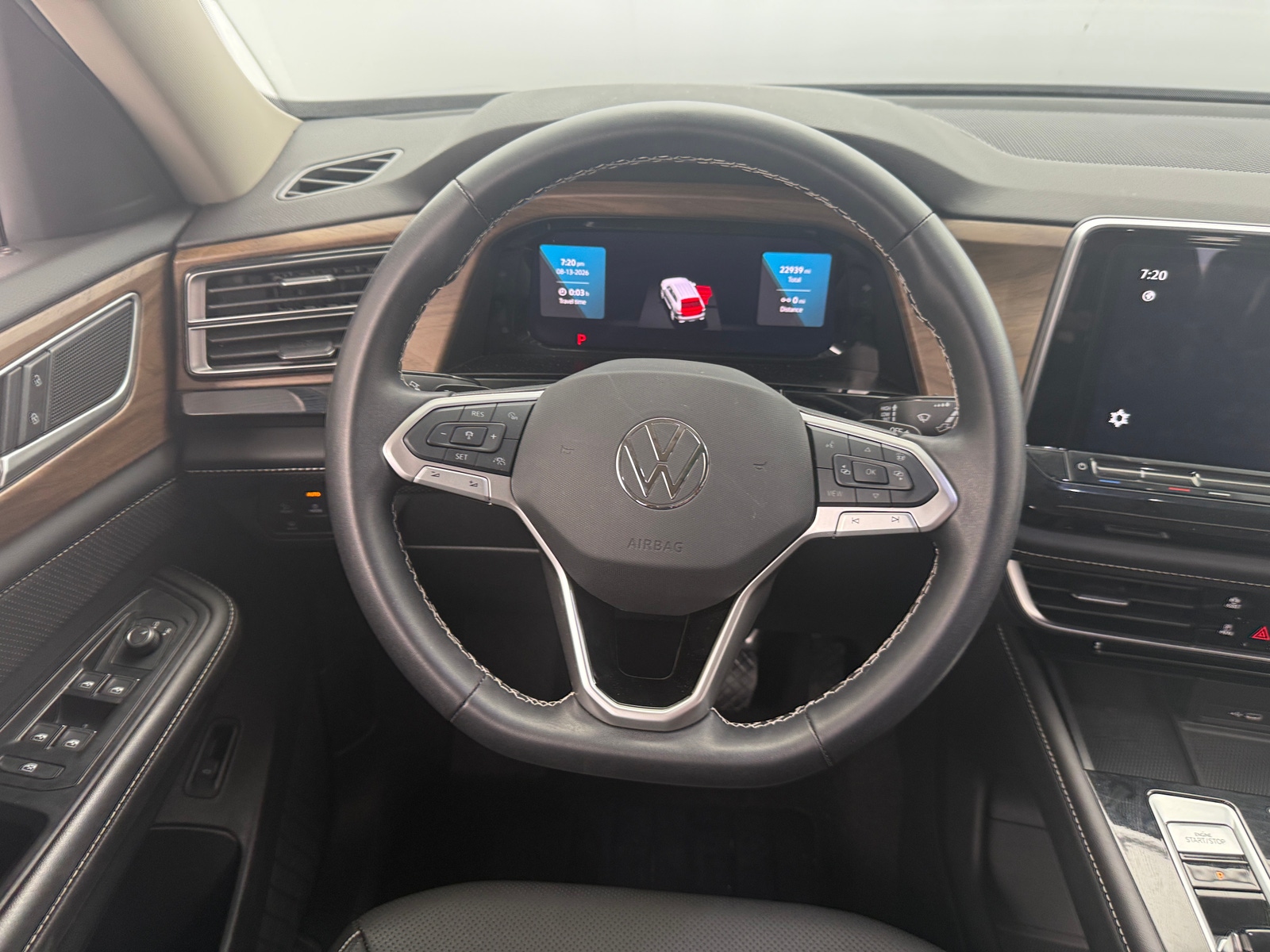Thumbnail: 2024 Volkswagen Atlas - 4