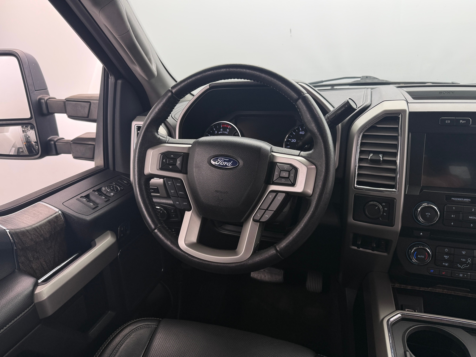 Thumbnail: 2017 Ford Econoline - 4
