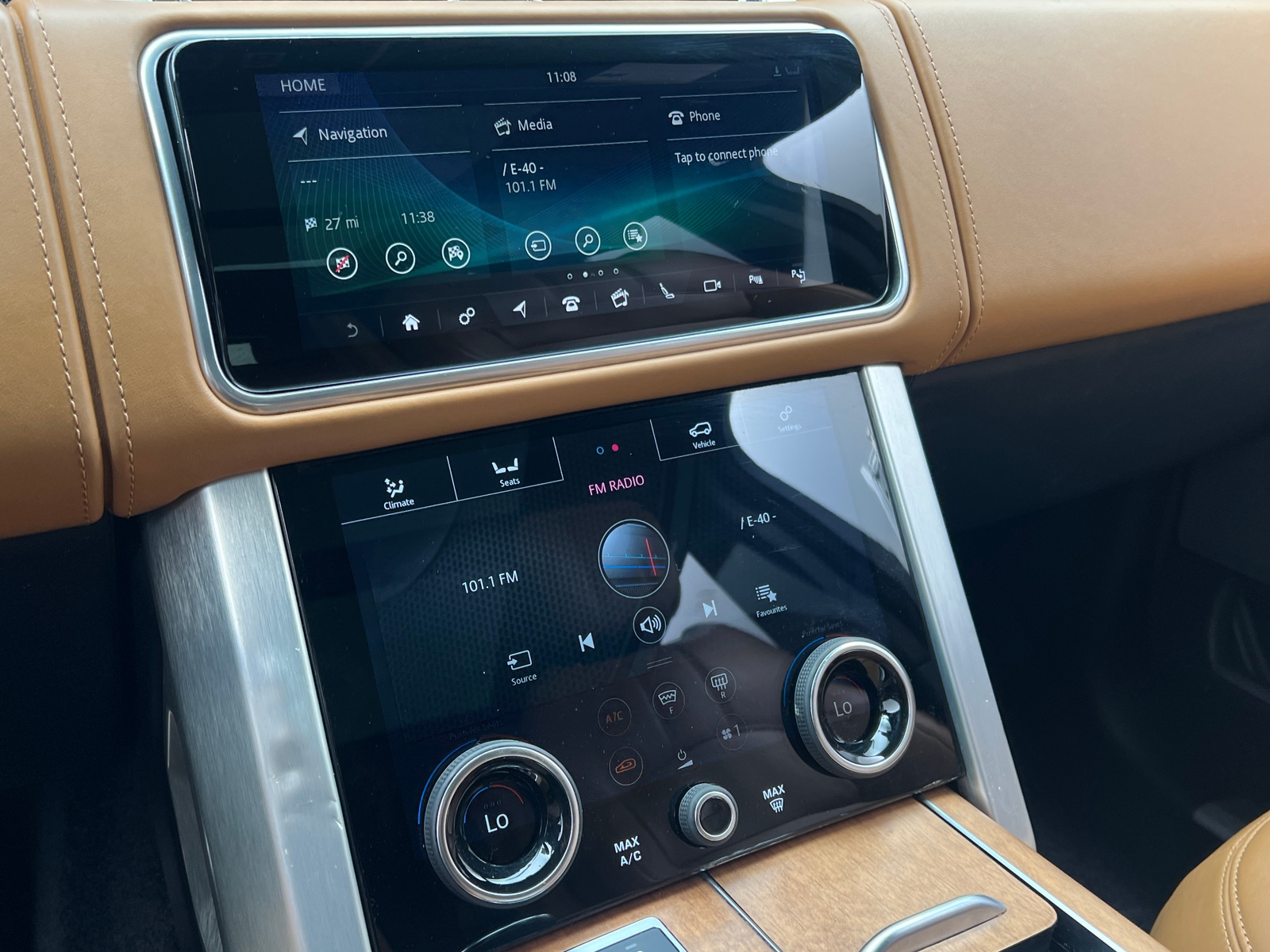 Thumbnail: 2019 Land Rover Range Rover - 3