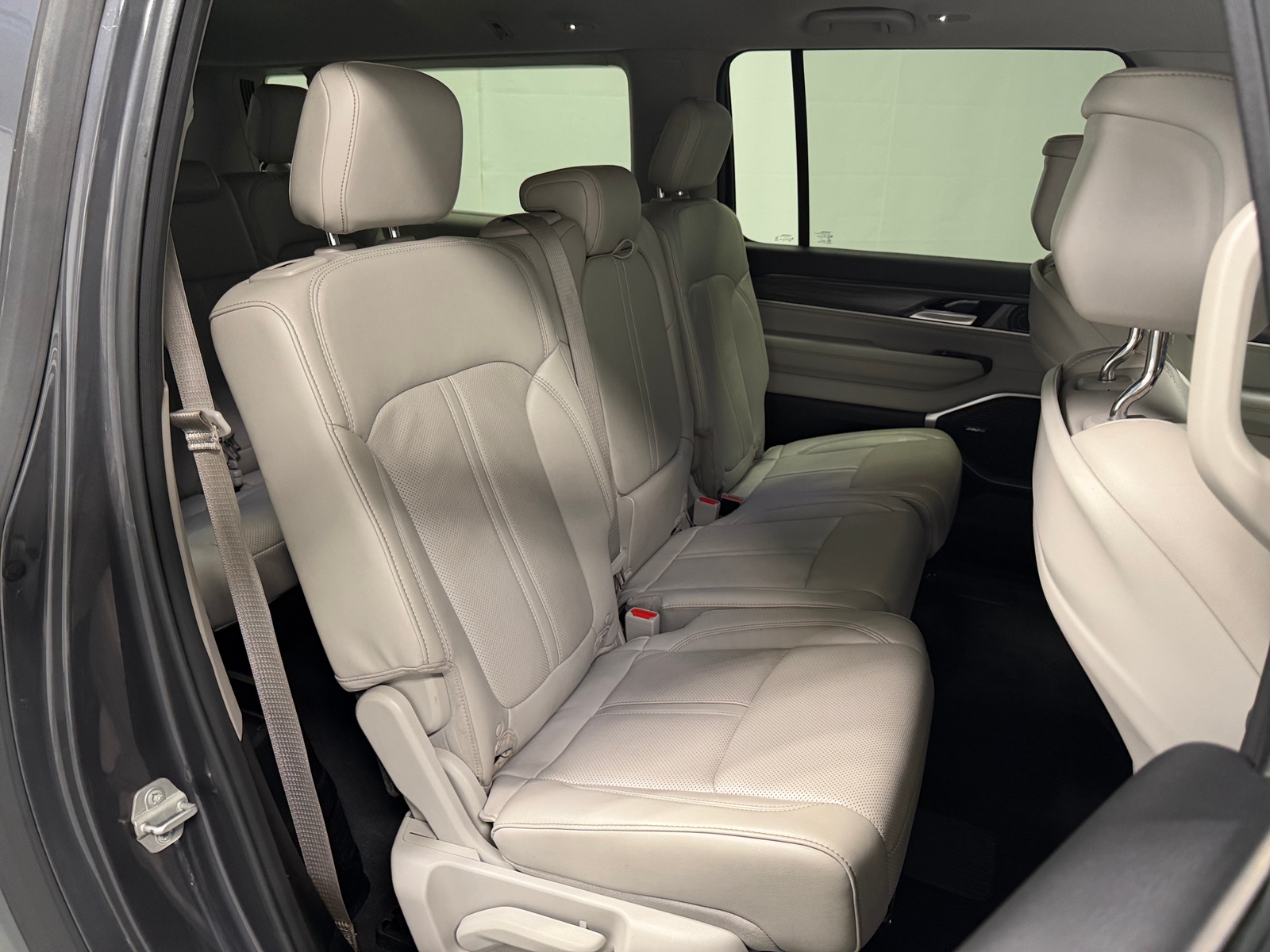 Thumbnail: 2024 Jeep Wagoneer - 5