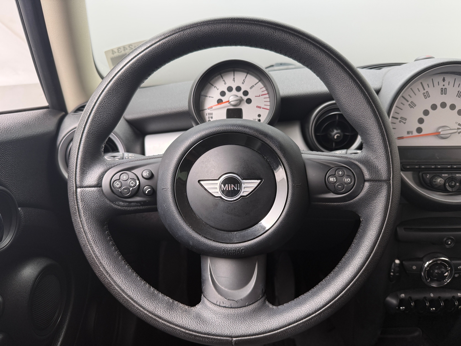 Thumbnail: 2012 MINI Cooper Hardtop - 4