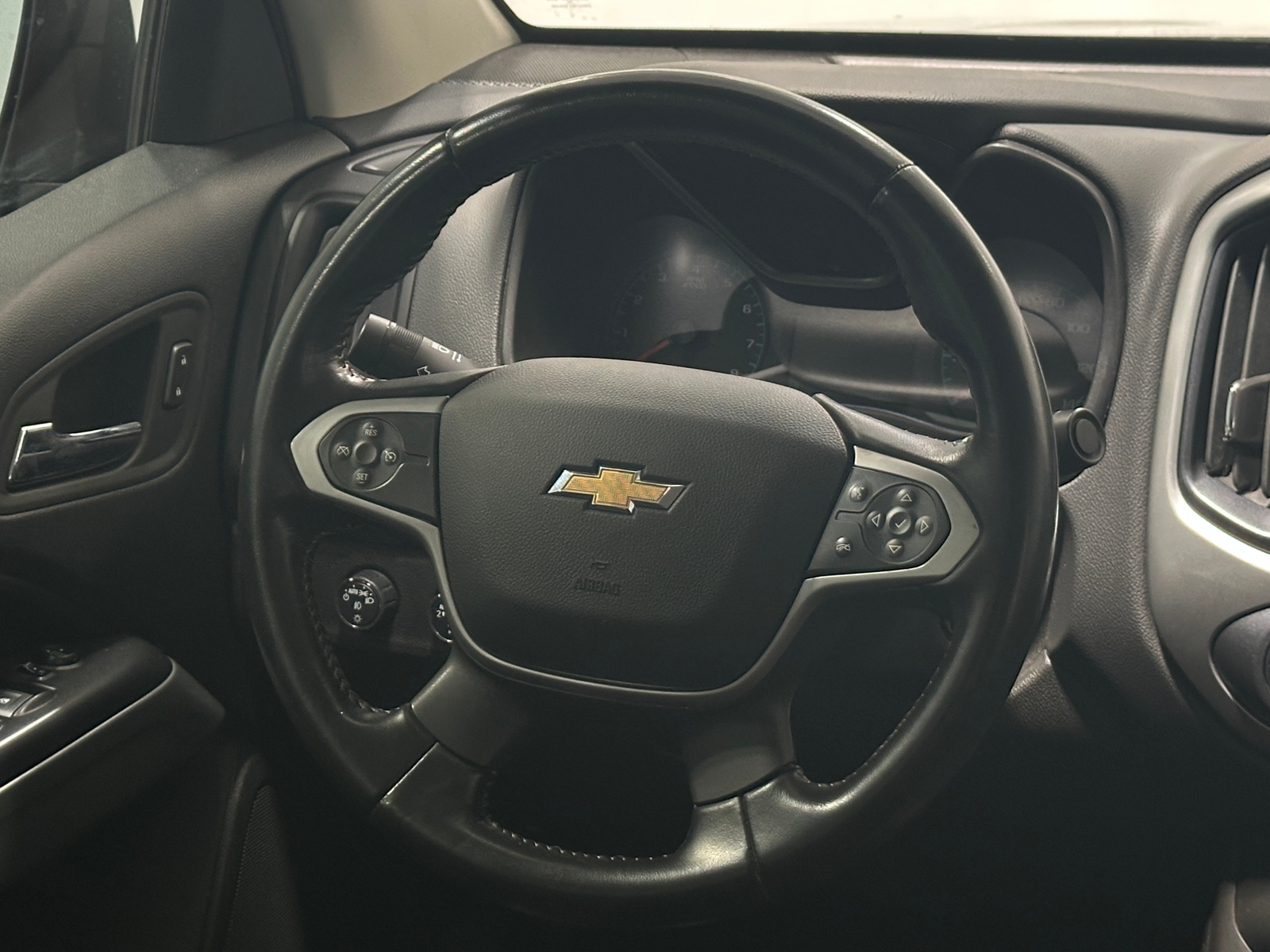 Thumbnail: 2022 Chevrolet Colorado - 5