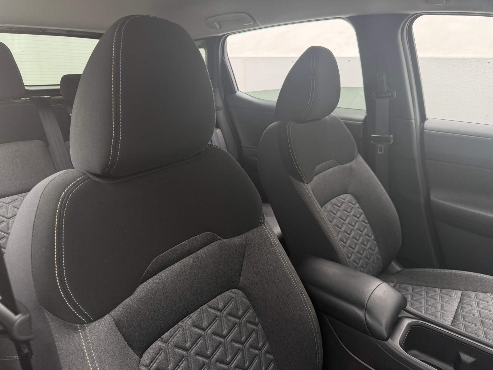 Thumbnail: 2025 Nissan Kicks - 2