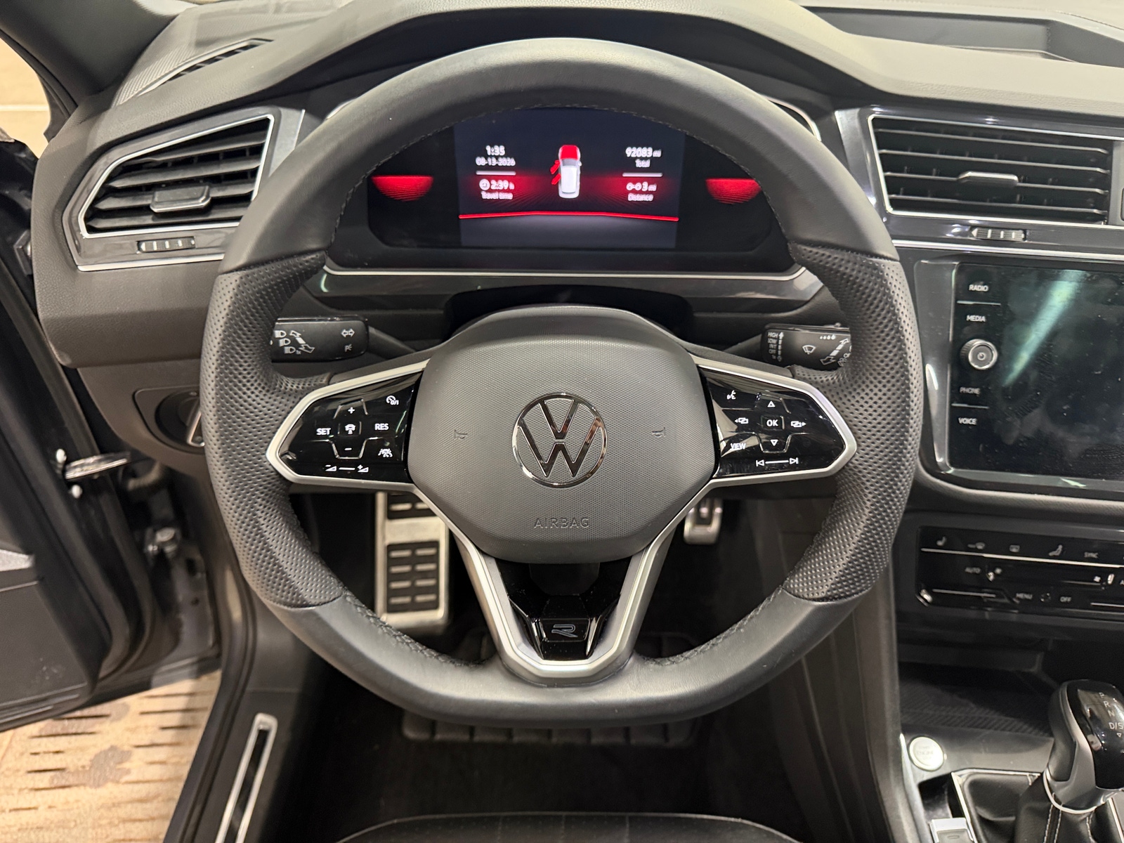Thumbnail: 2022 Volkswagen Tiguan - 4