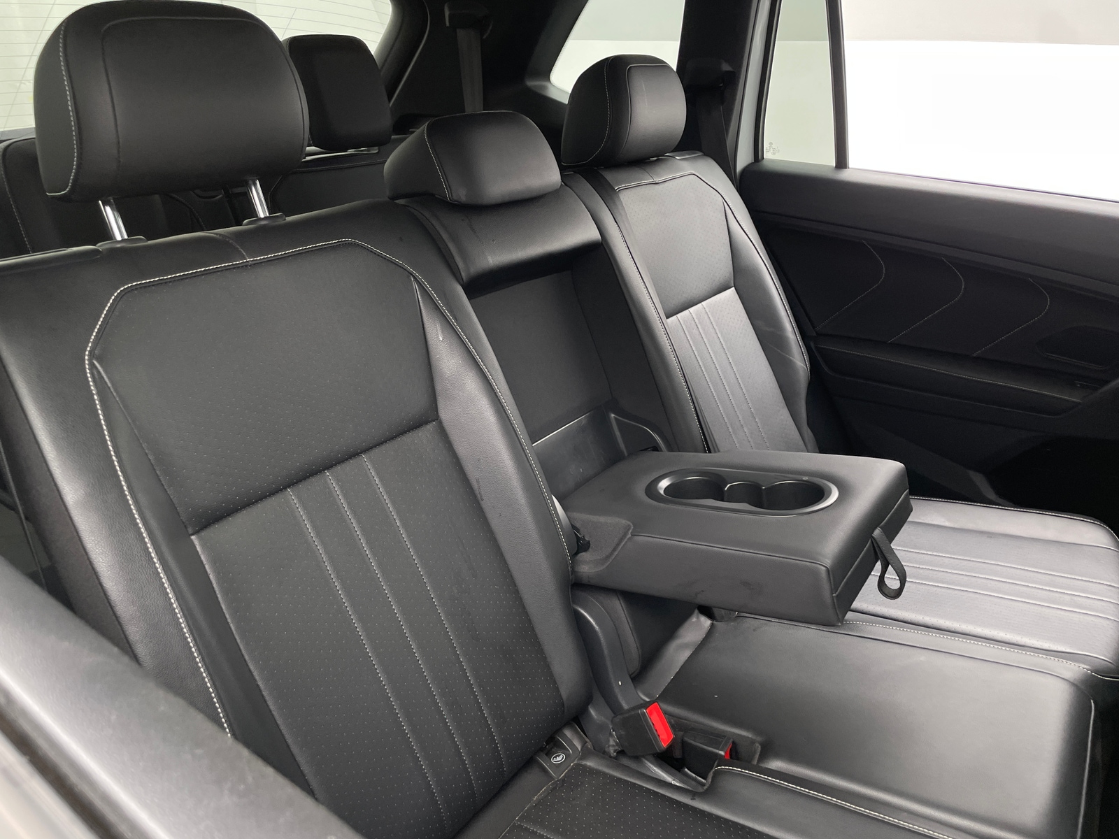 Thumbnail: 2022 Volkswagen Tiguan - 6