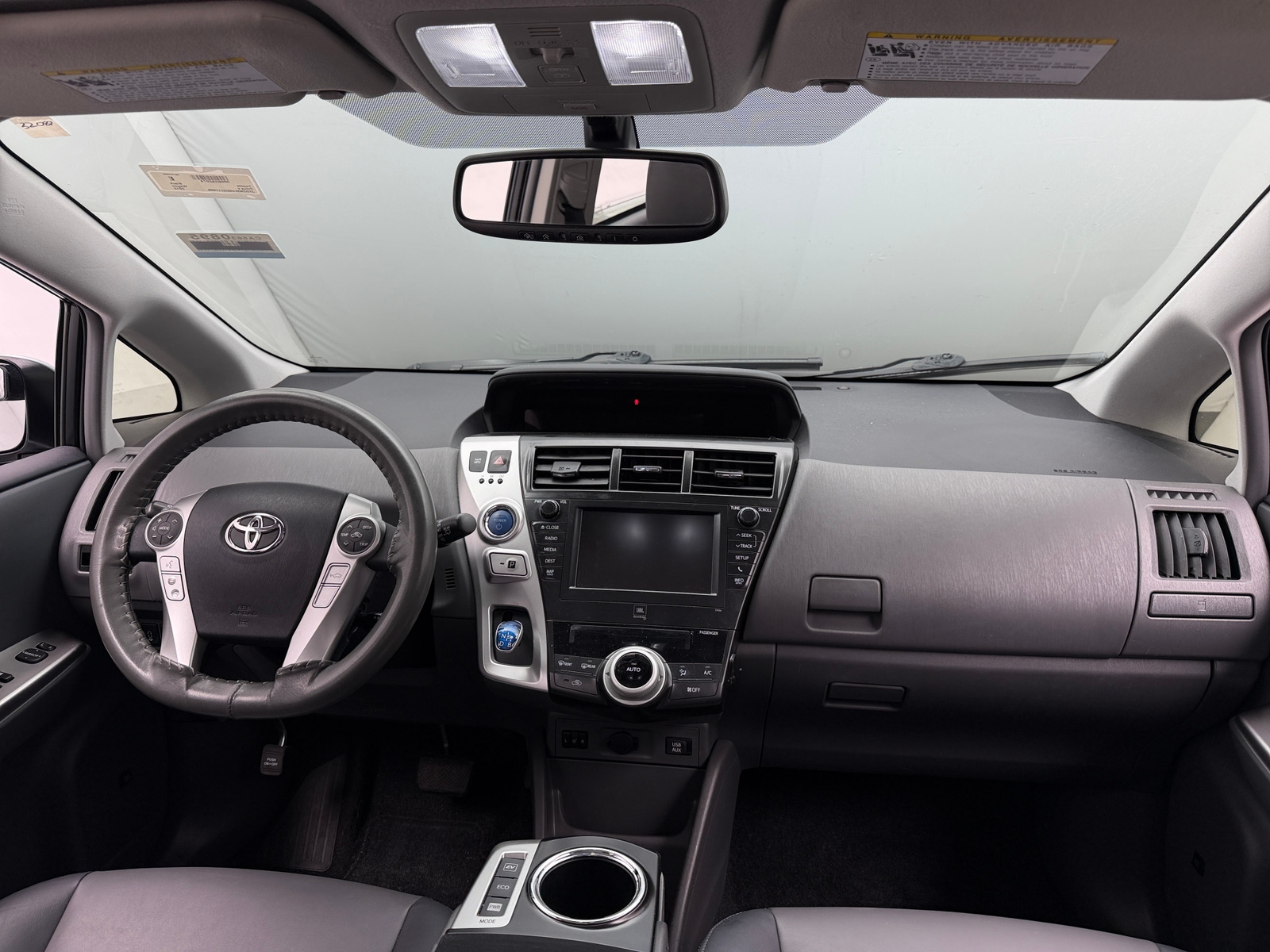 Thumbnail: 2012 Toyota Prius v - 3
