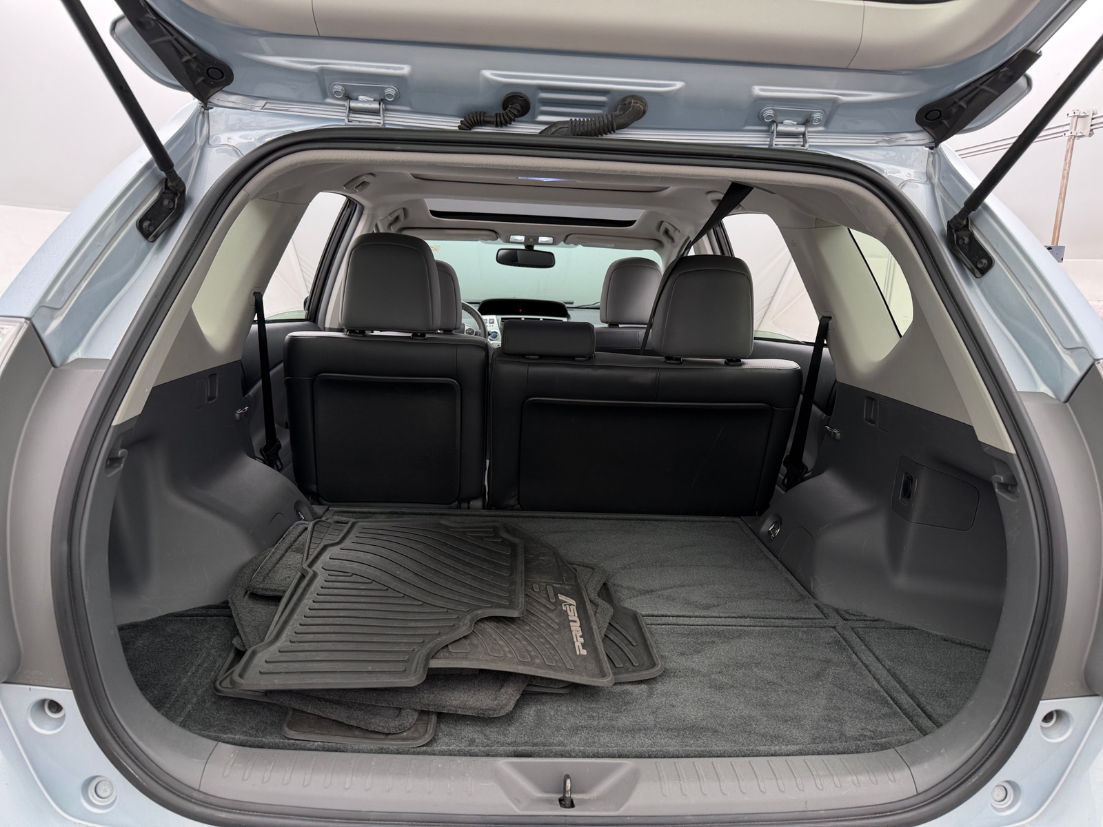 Thumbnail: 2012 Toyota Prius v - 7