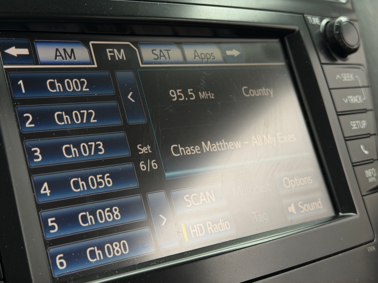Thumbnail: 2012 Toyota Prius v - 4
