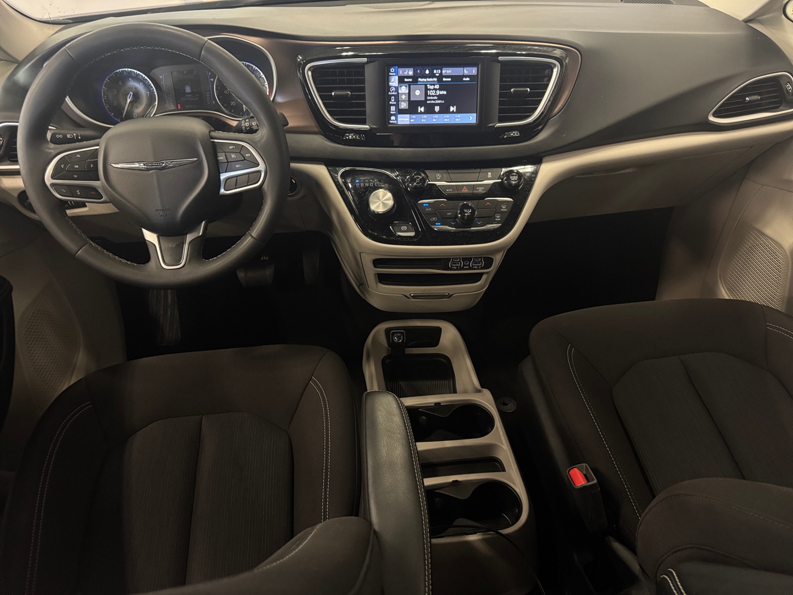 Thumbnail: 2023 Chrysler Voyager - 3