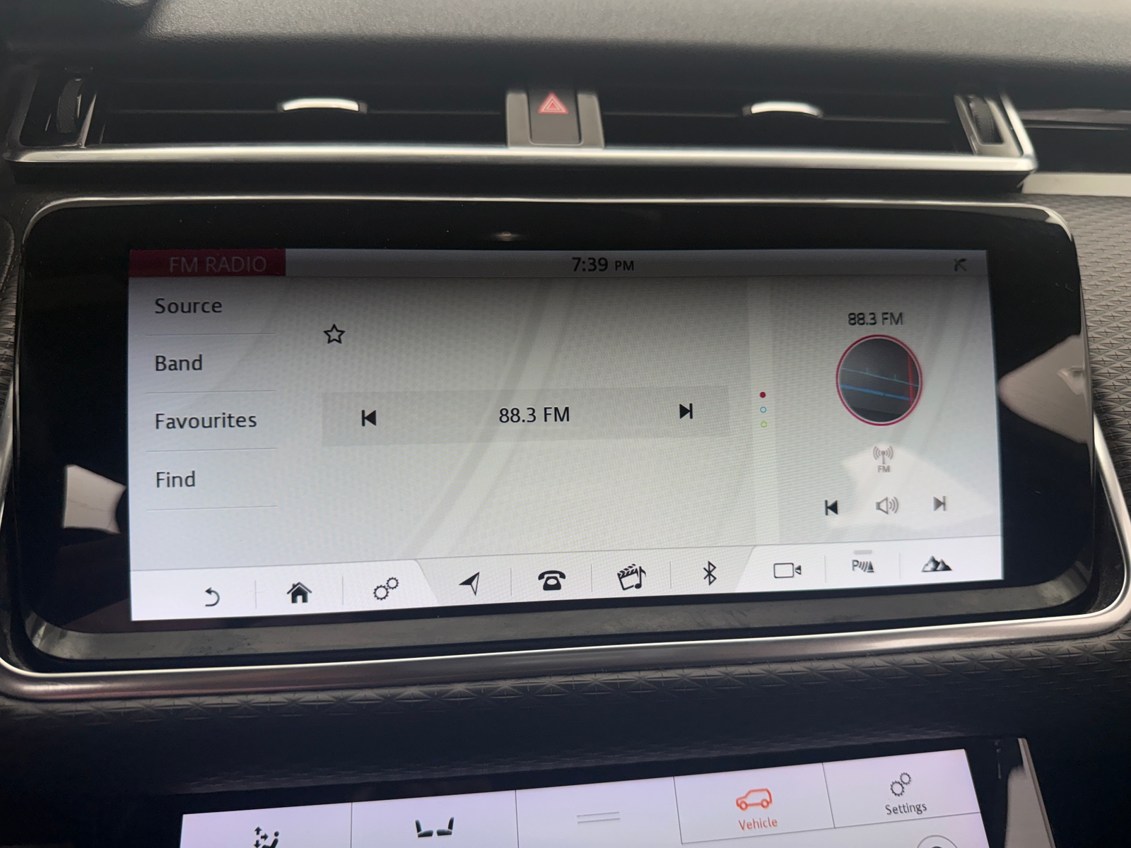 Thumbnail: 2018 Land Rover Range Rover Velar - 3
