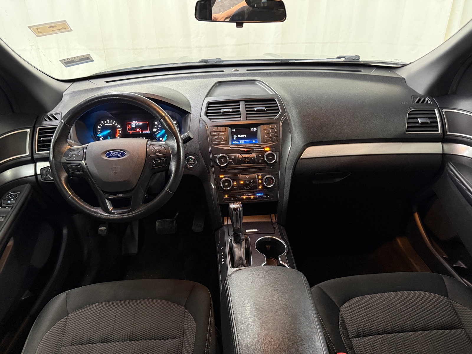 Thumbnail: 2017 Ford Explorer - 3