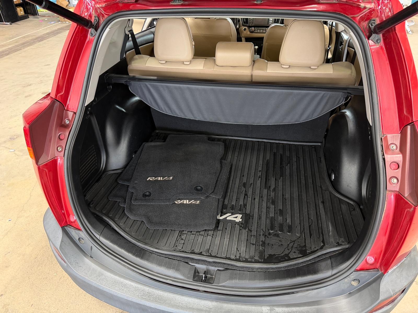 Thumbnail: 2015 Toyota RAV4 - 6