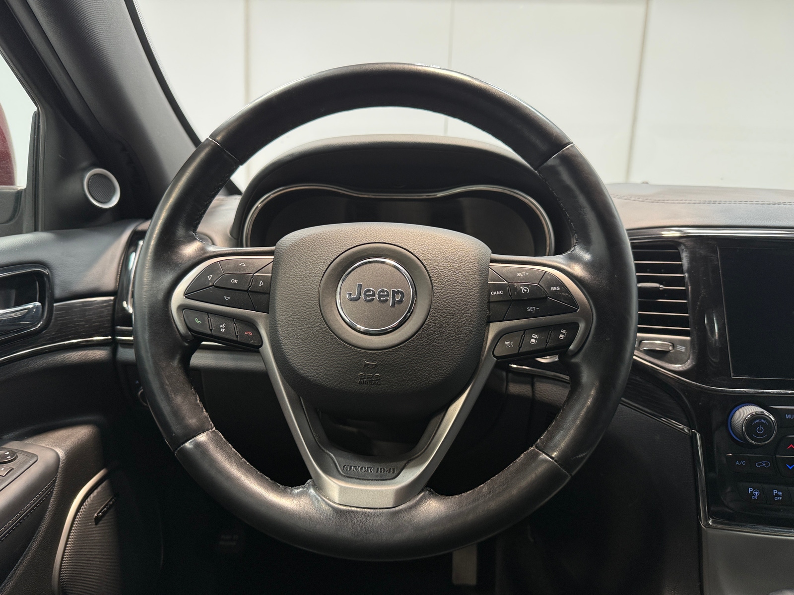 Thumbnail: 2021 Jeep Grand Cherokee - 4