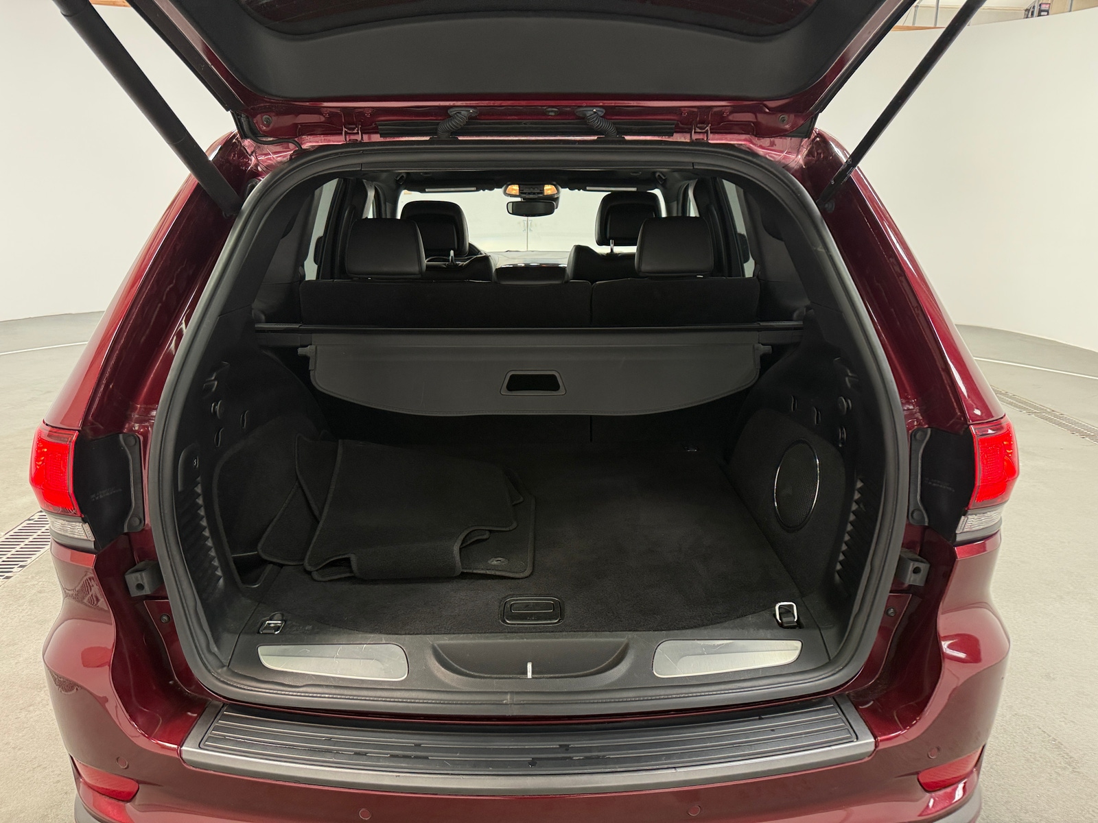 Thumbnail: 2021 Jeep Grand Cherokee - 6