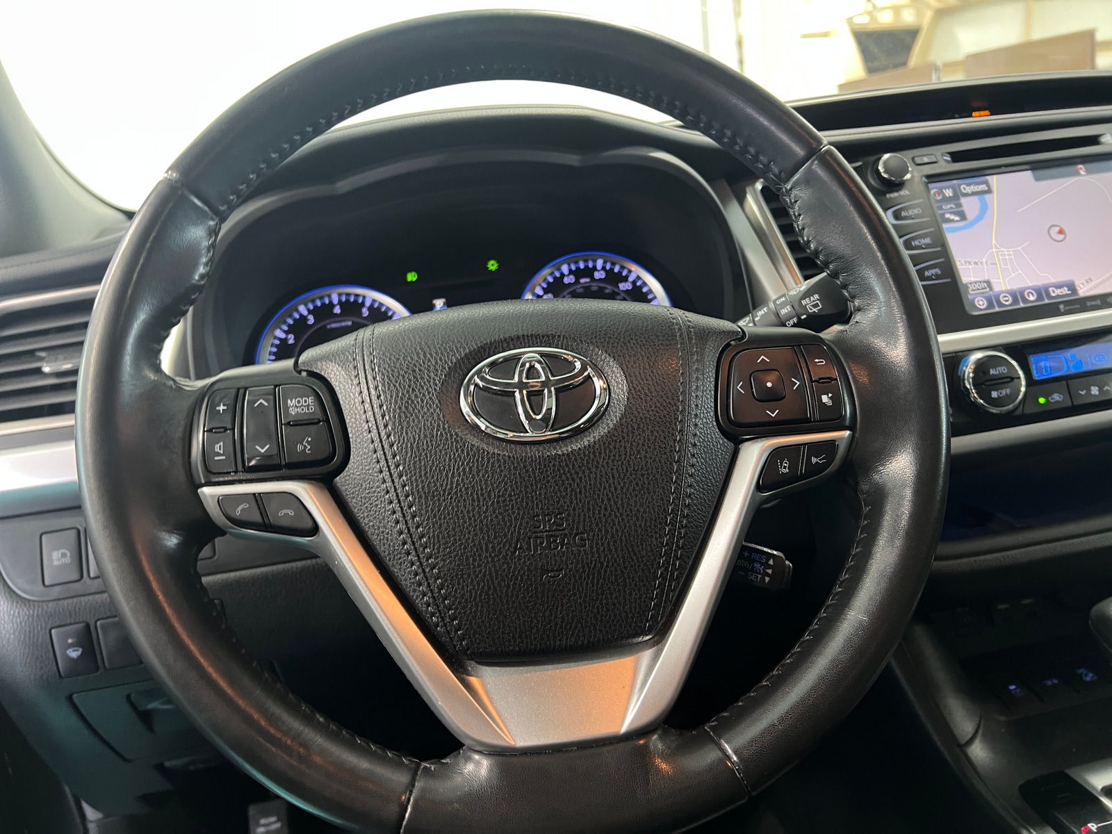 Thumbnail: 2019 Toyota Highlander - 4