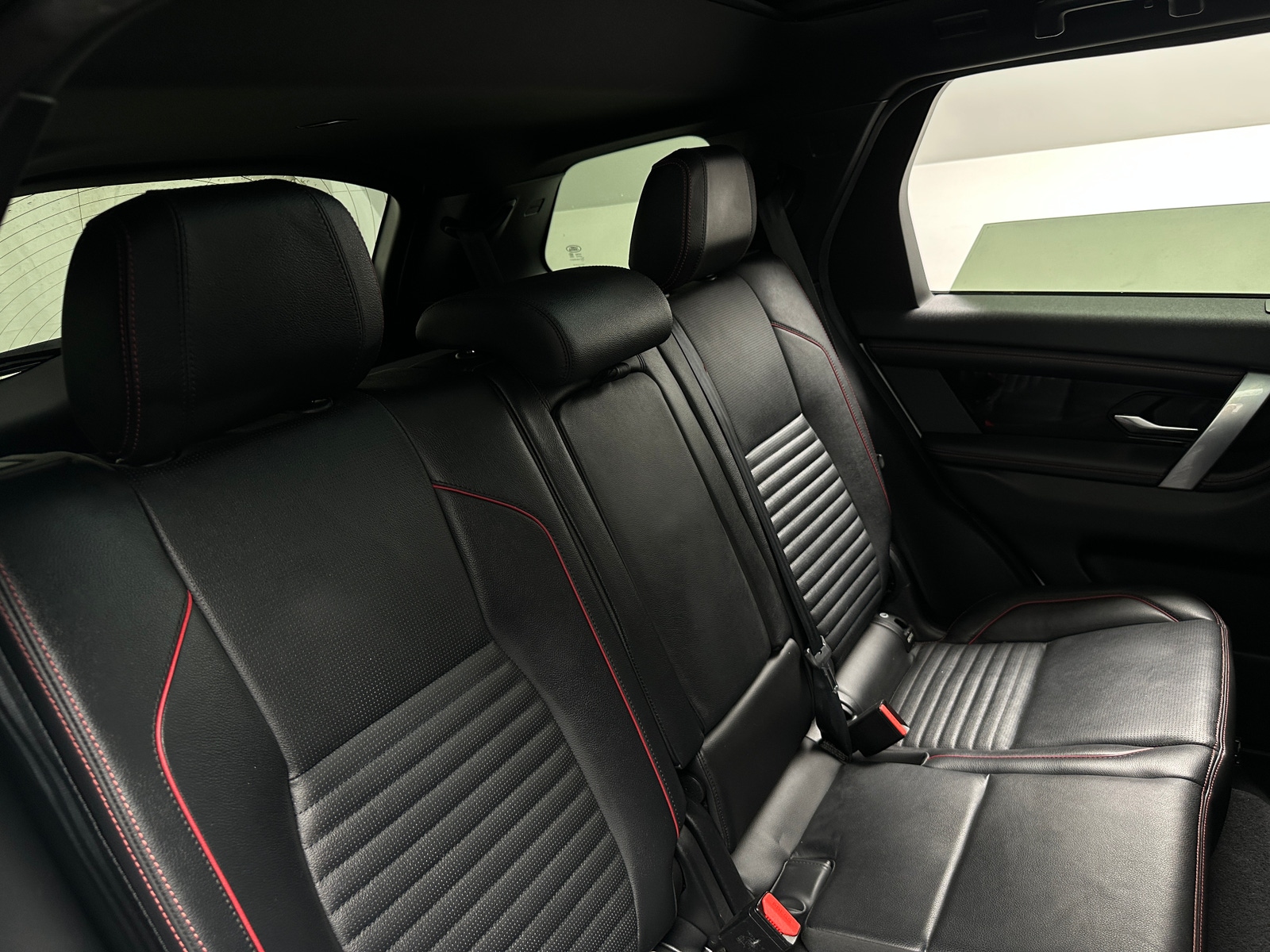 Thumbnail: 2021 Land Rover Discovery Sport - 5