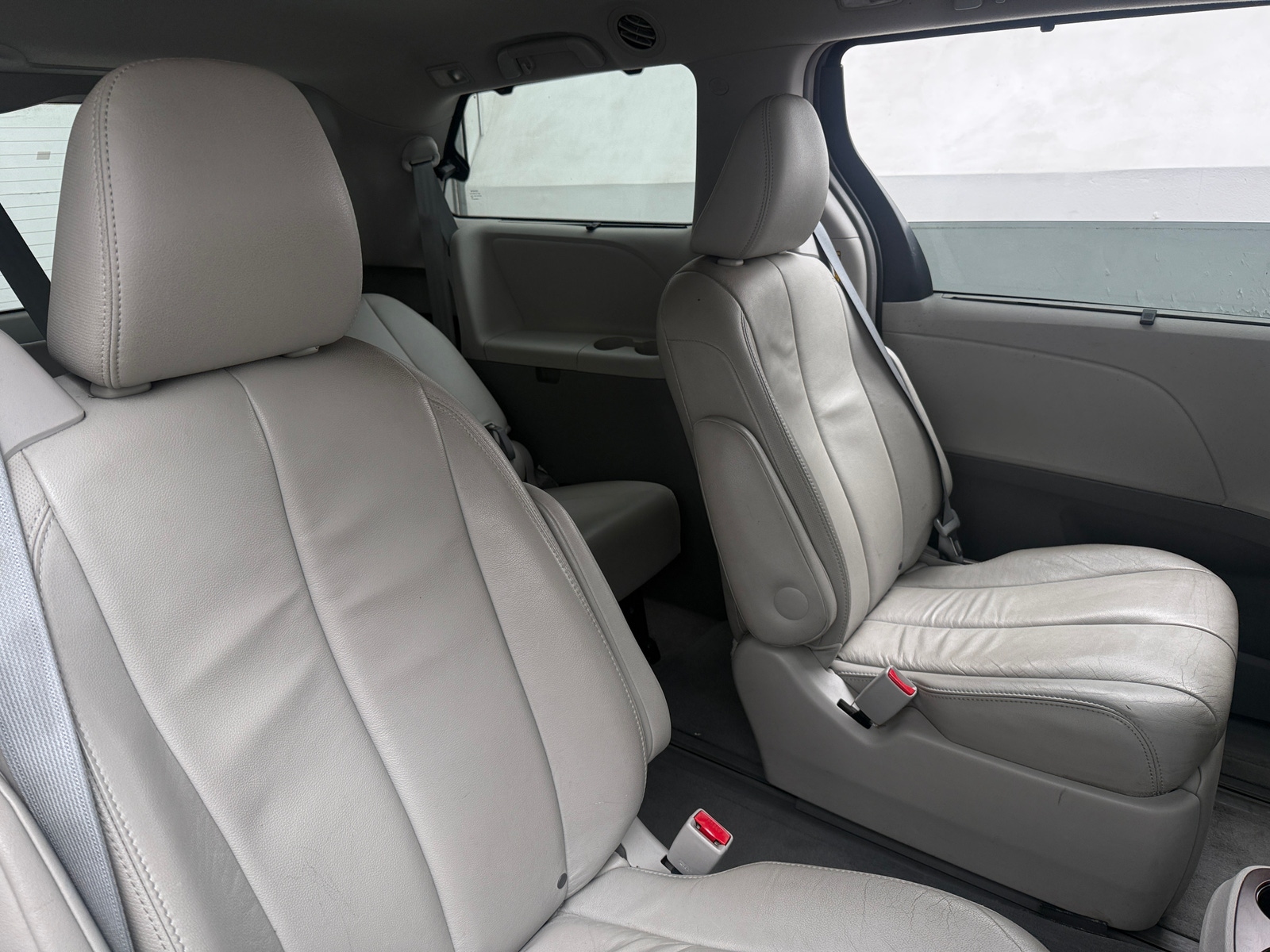 Thumbnail: 2014 Toyota Sienna - 5