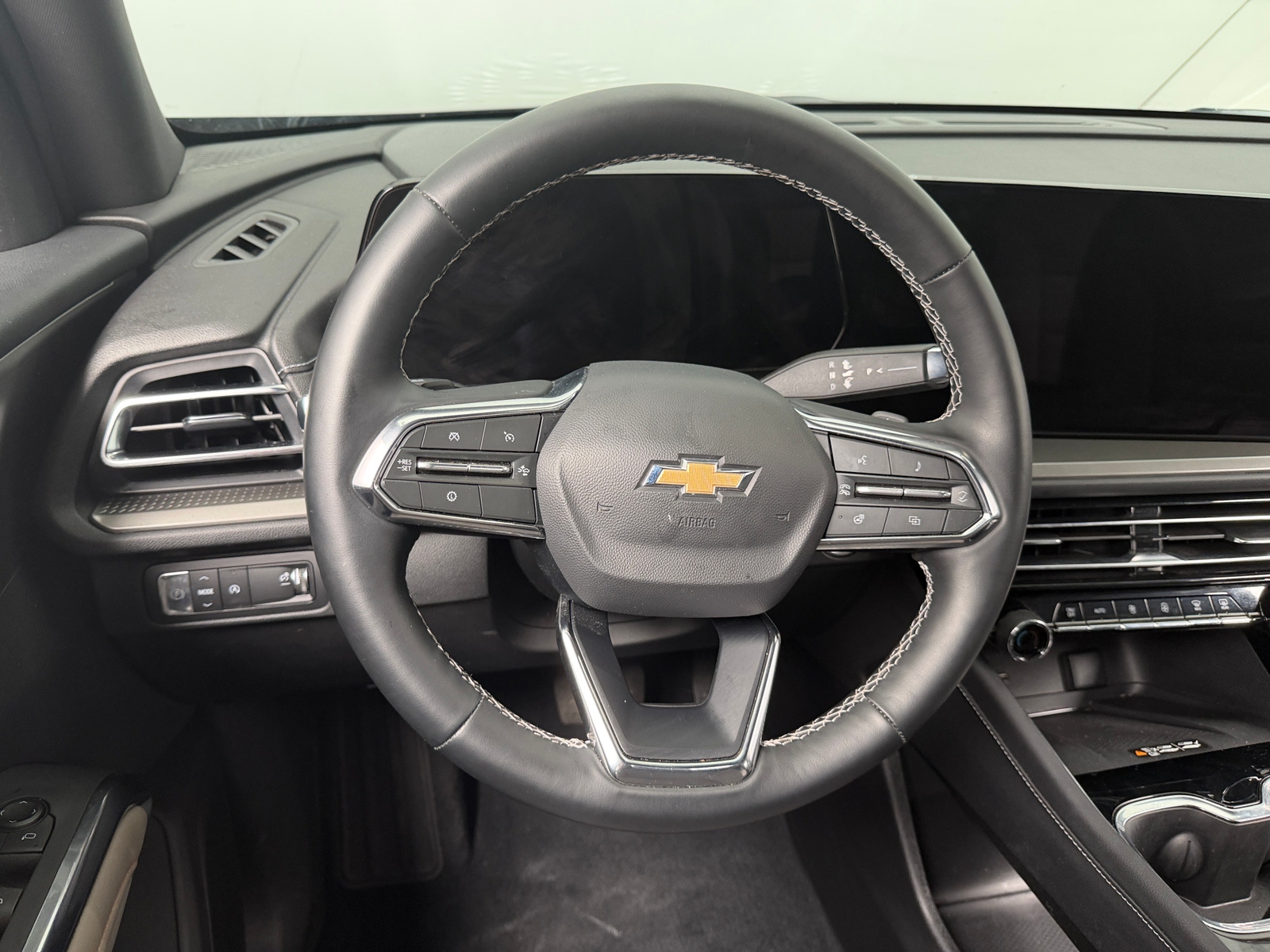 Thumbnail: 2026 Chevrolet Traverse - 5