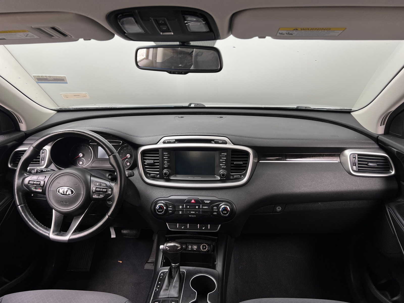 Thumbnail: 2017 Kia Sorento - 3