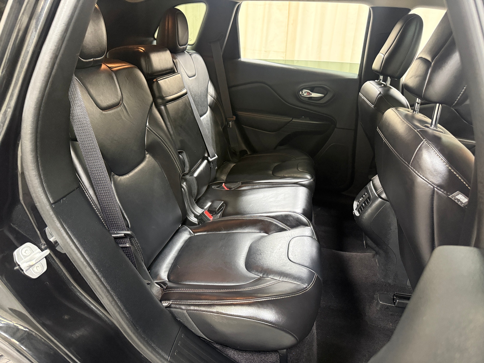 Thumbnail: 2016 Jeep Cherokee - 5