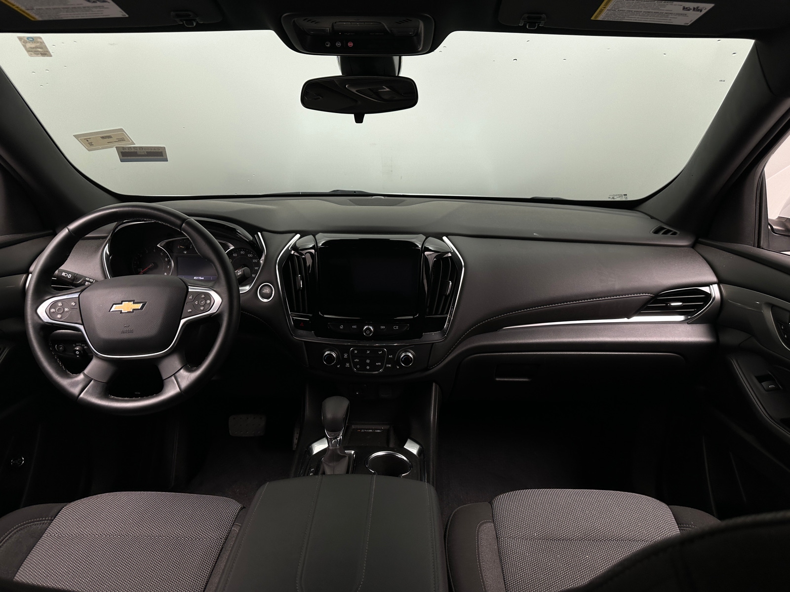 Thumbnail: 2023 Chevrolet Traverse - 3