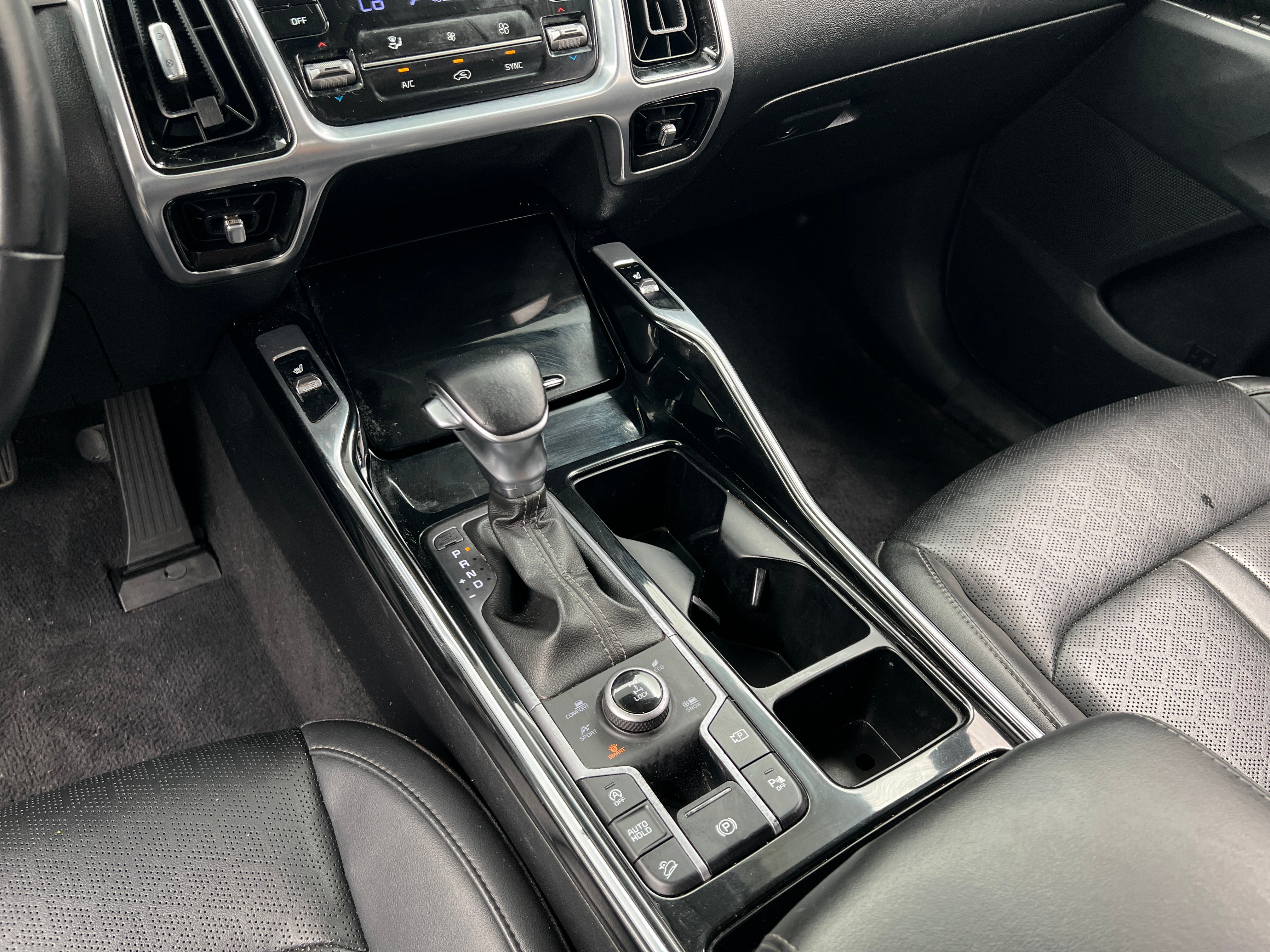 2023 Kia Sorento SX - Photo 8