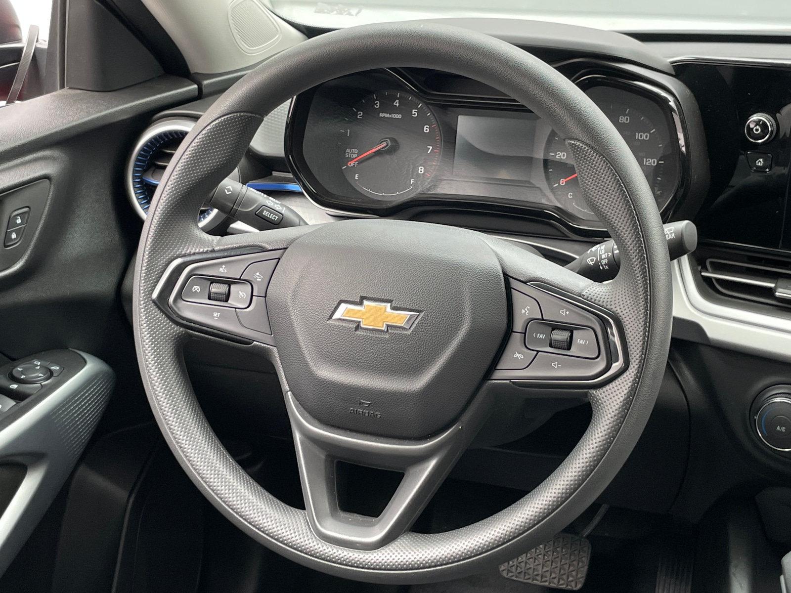 Thumbnail: 2026 Chevrolet Trax - 5