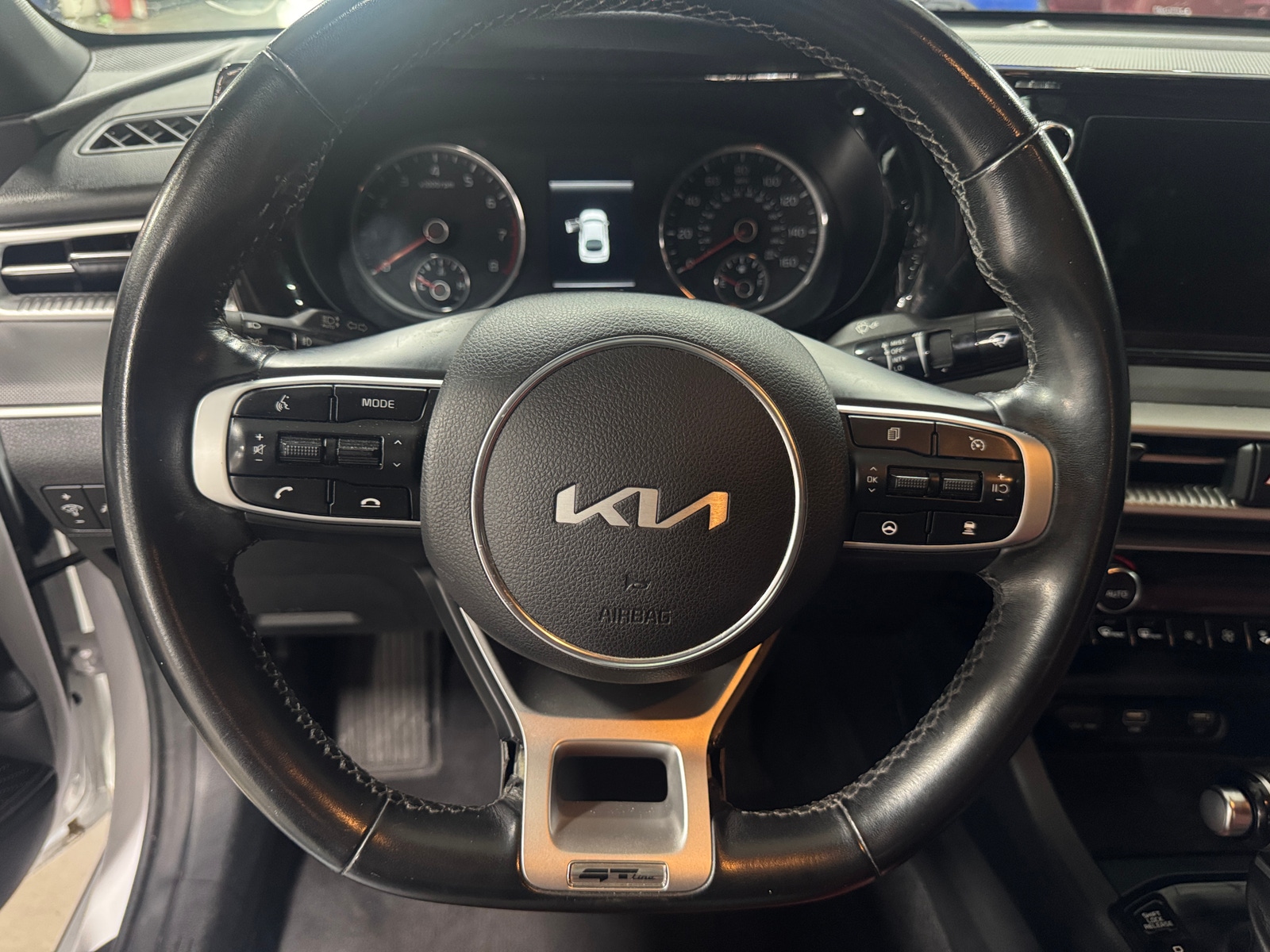 Thumbnail: 2023 Kia K5 - 4