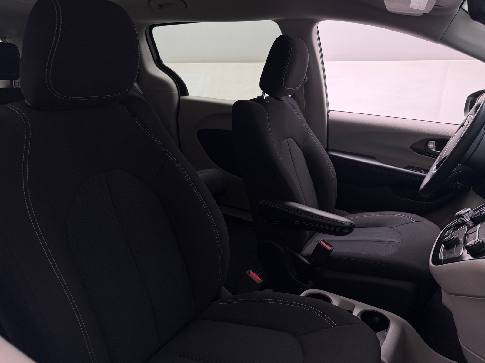 Thumbnail: 2023 Chrysler Voyager - 2