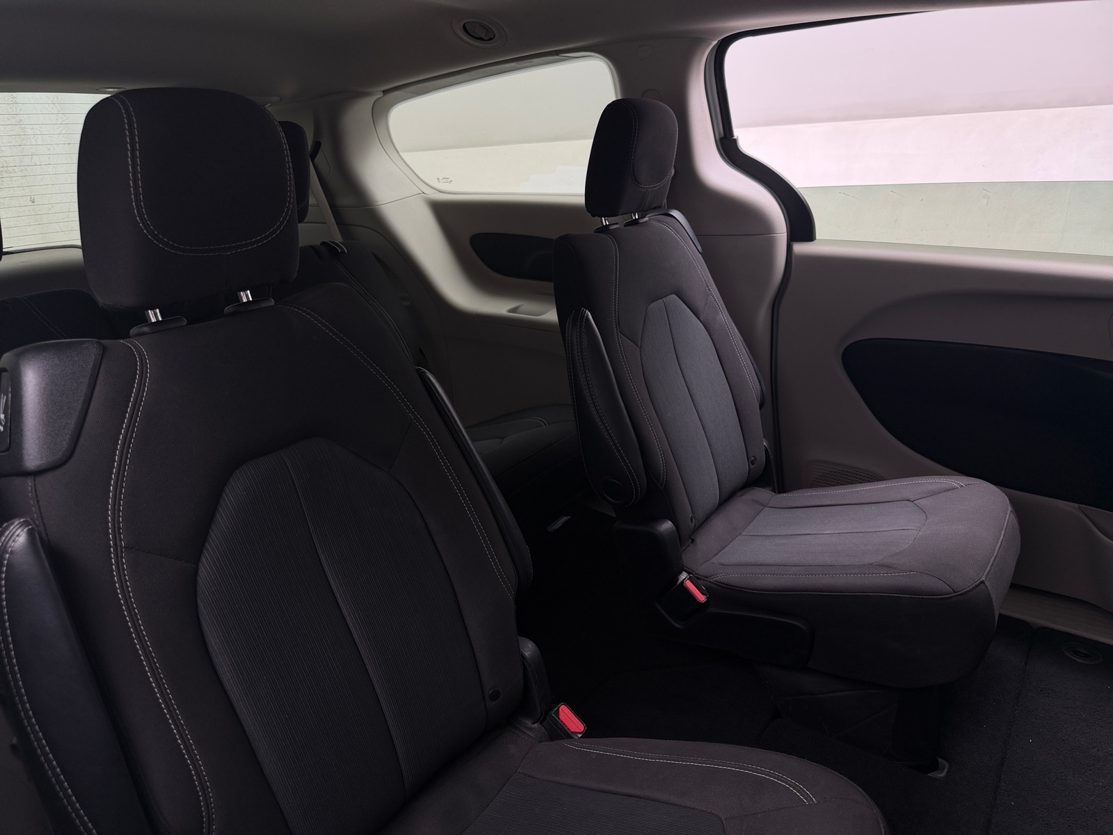 Thumbnail: 2023 Chrysler Voyager - 6