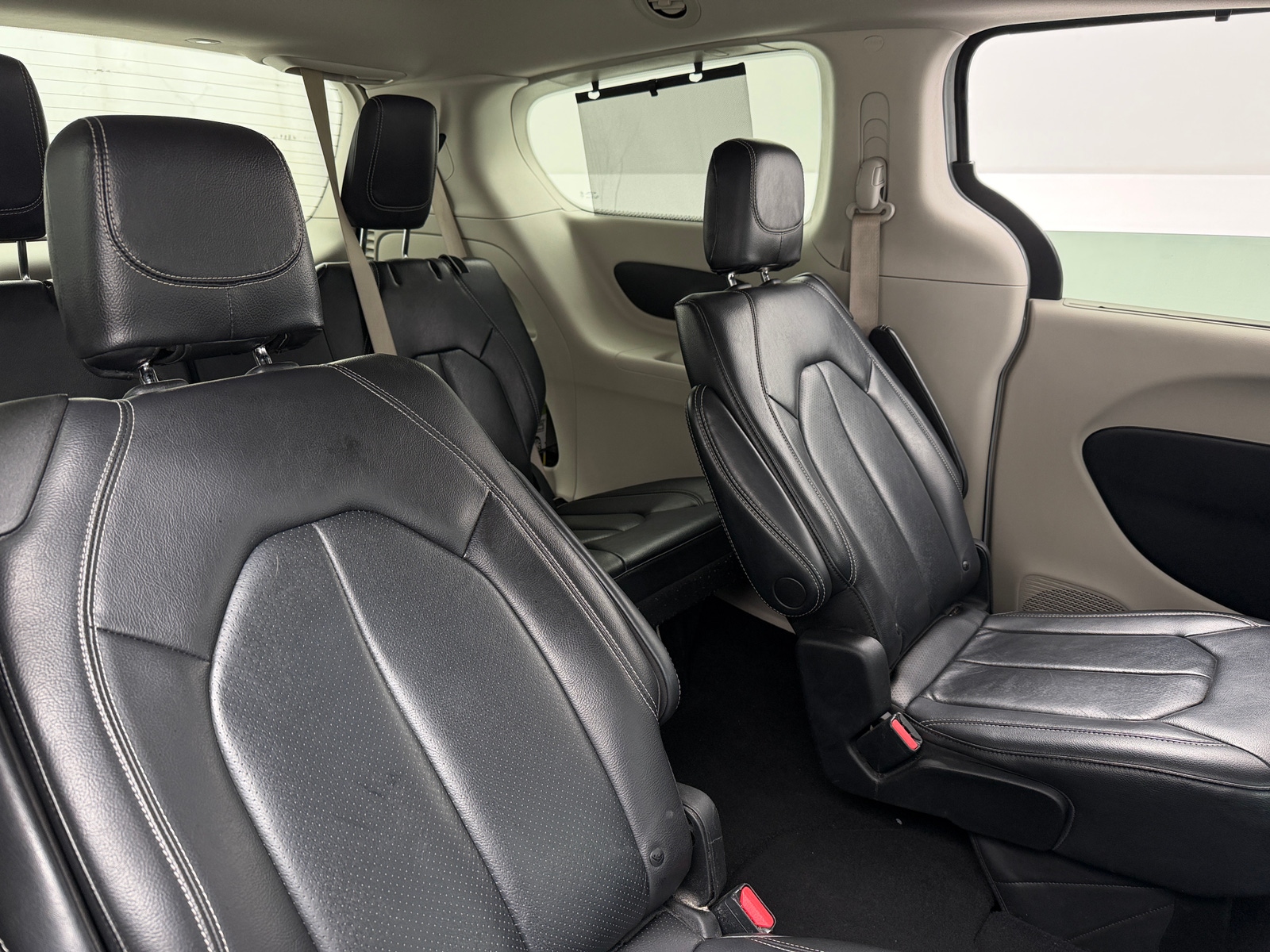 Thumbnail: 2022 Chrysler Pacifica - 5