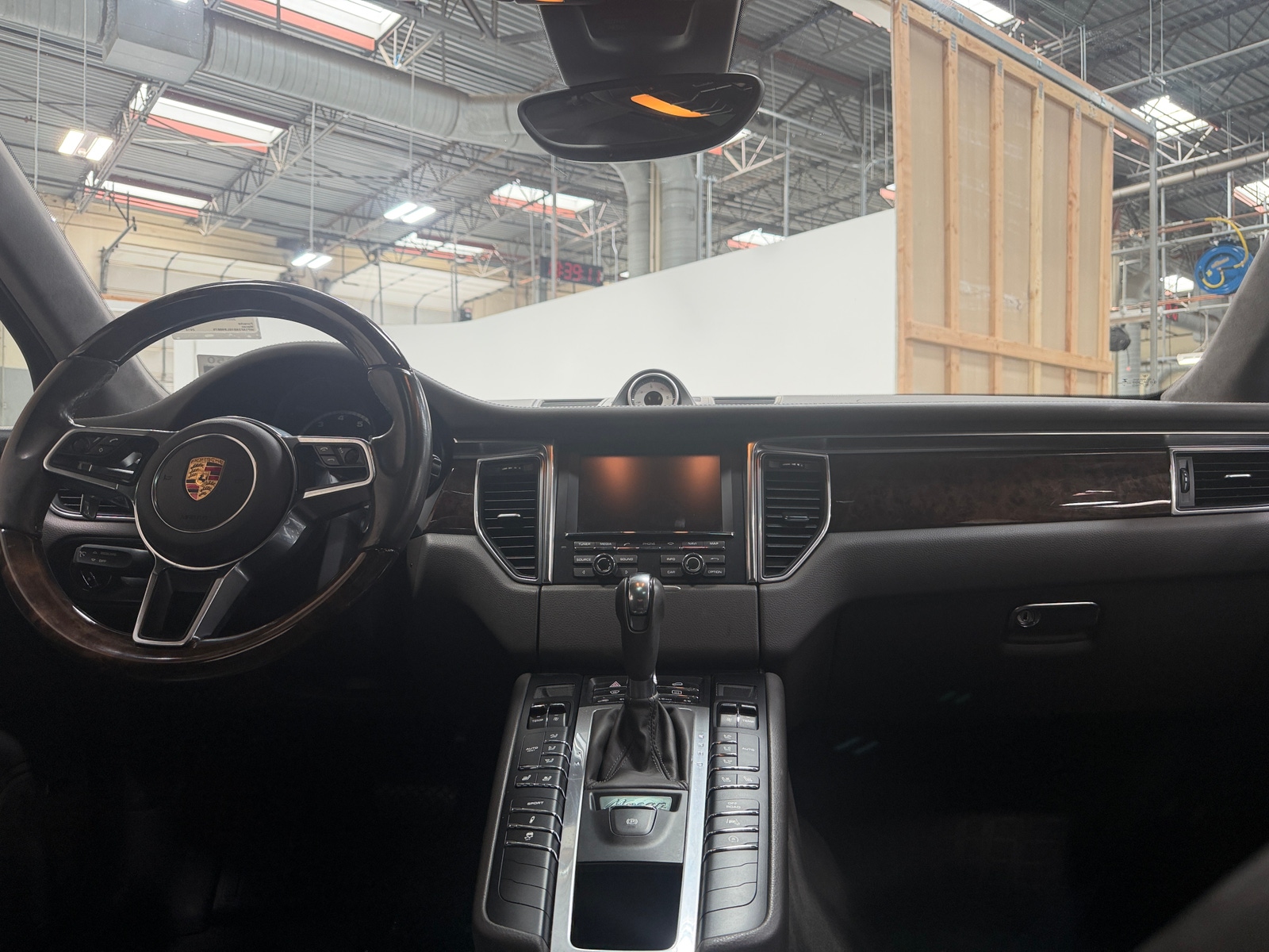 Thumbnail: 2016 Porsche Macan - 2